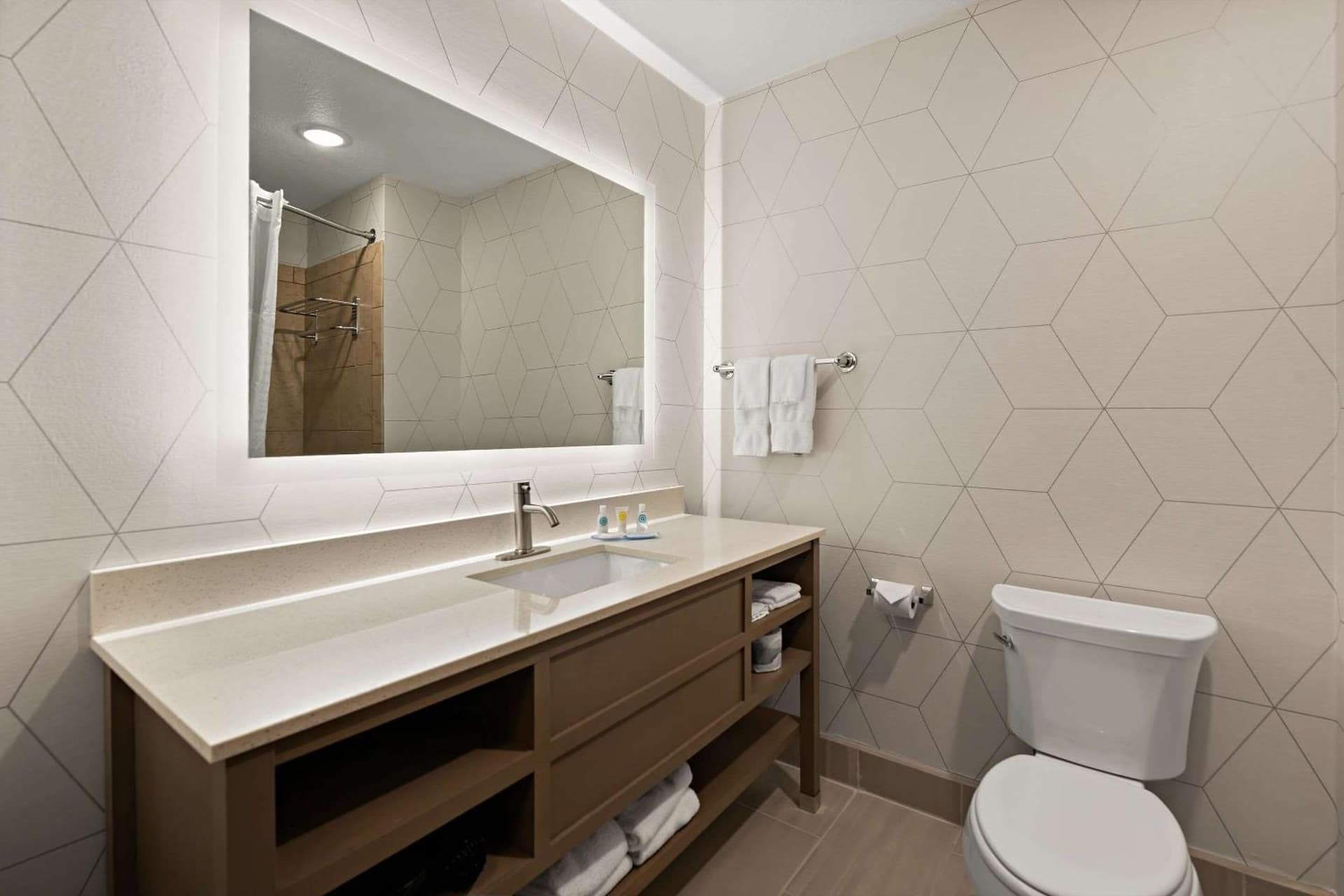 Comfort Suites Hudson I-94 gallery photo in Hudson, WI — image 27