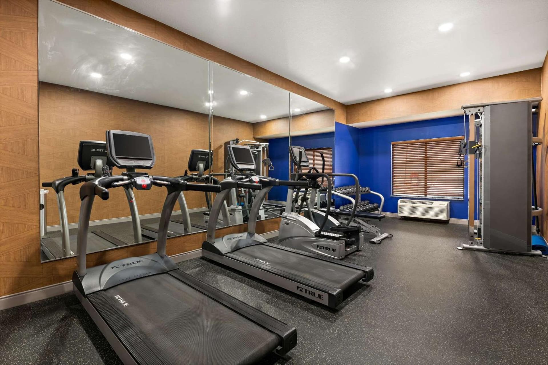 Comfort Suites Hudson I-94 gallery photo in Hudson, WI — image 15