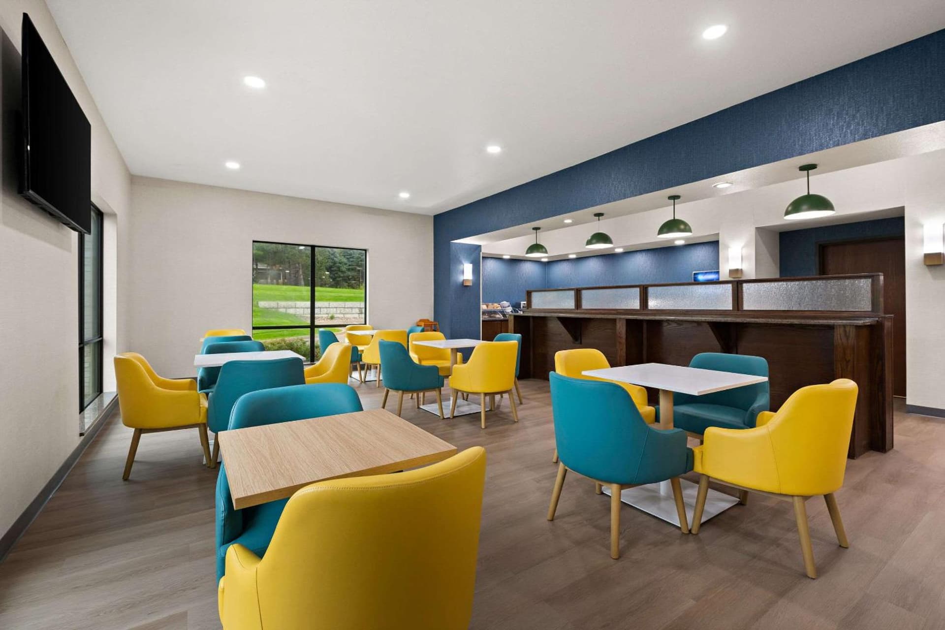 Comfort Suites Hudson I-94 gallery photo in Hudson, WI — image 17