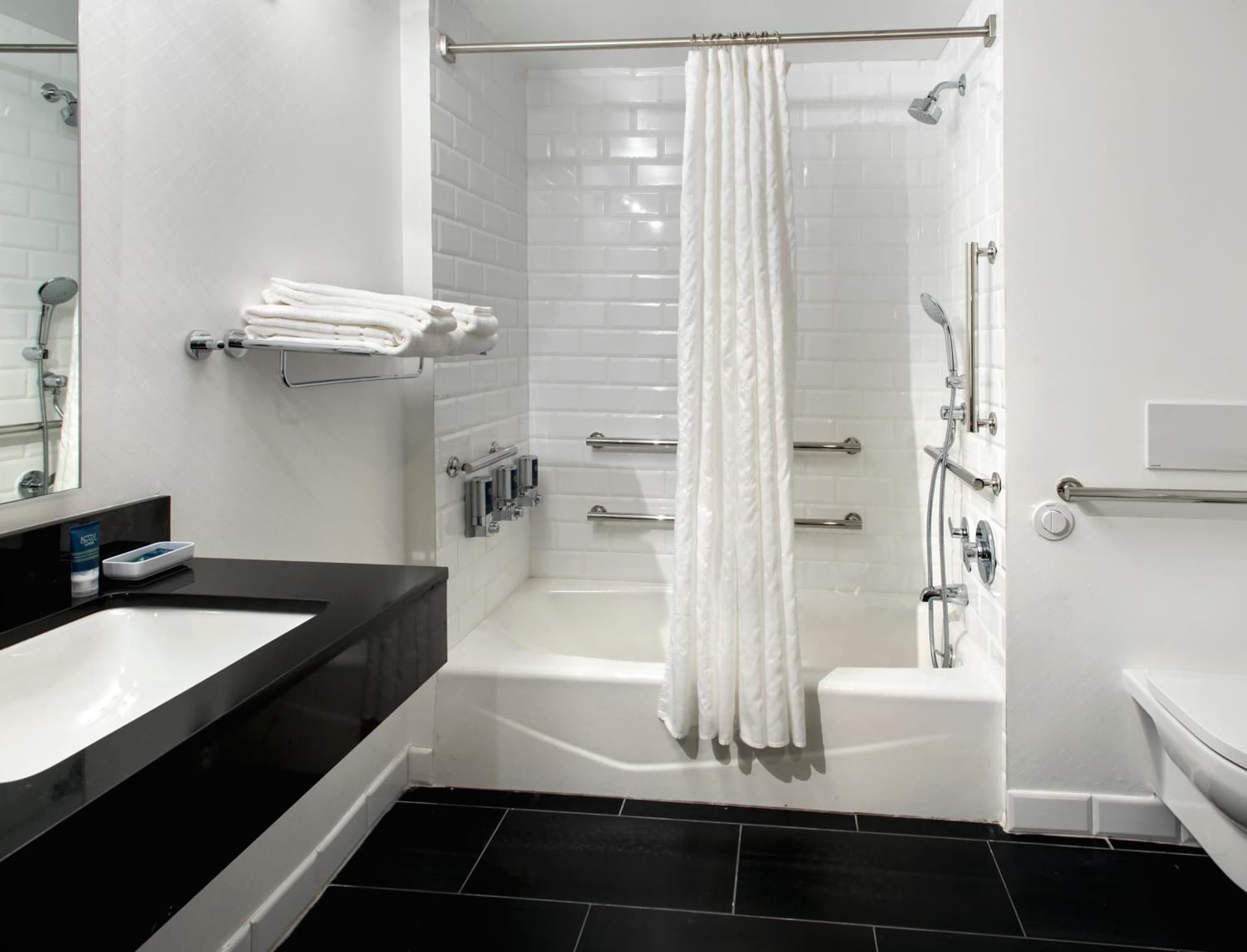 Four Points by Sheraton Manhattan SoHo Village interior in New York, NY — gallery photo 2