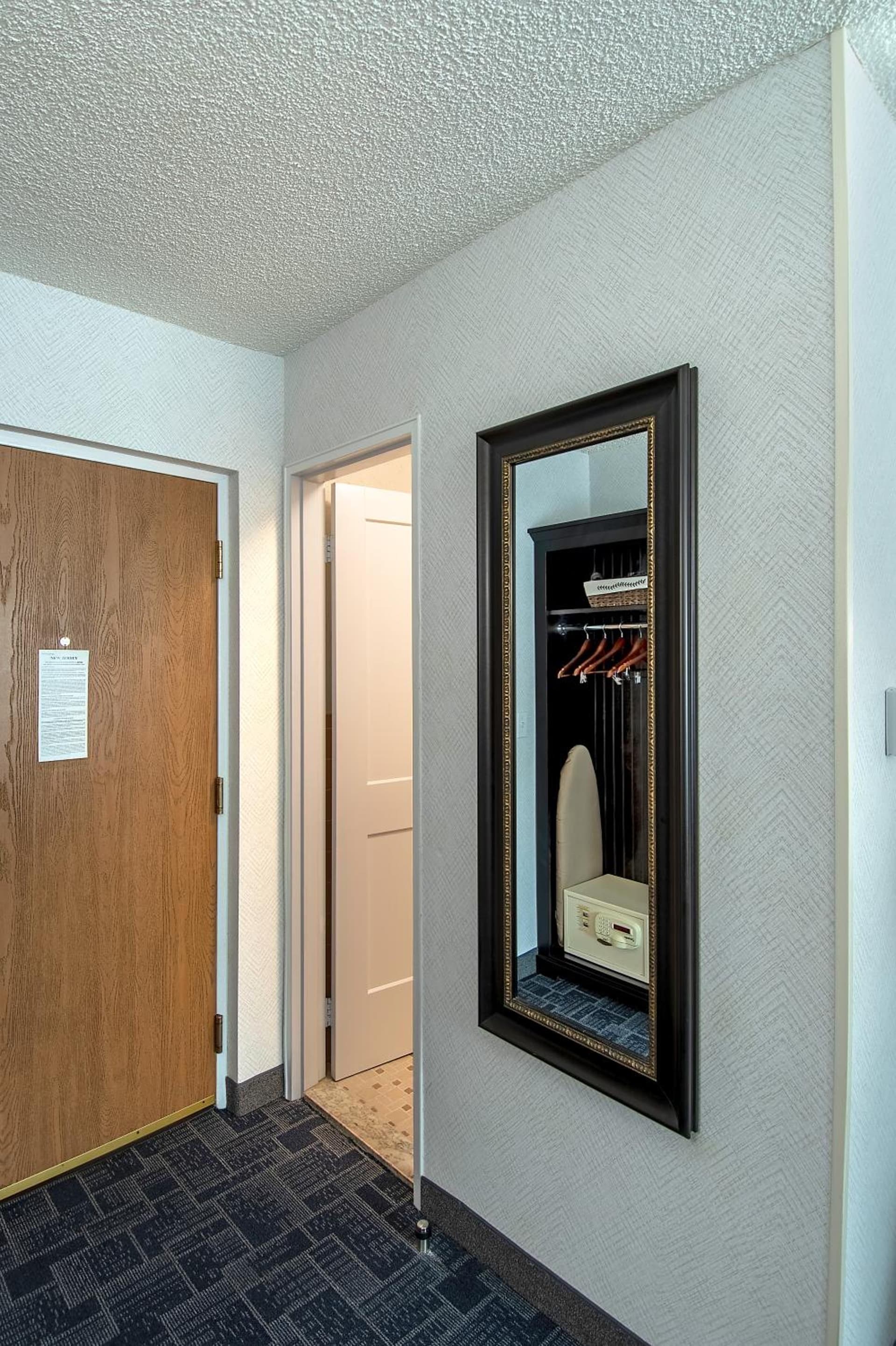 Holland Hotel Free Parking Jersey City gallery photo in Jersey City, NJ — image 22
