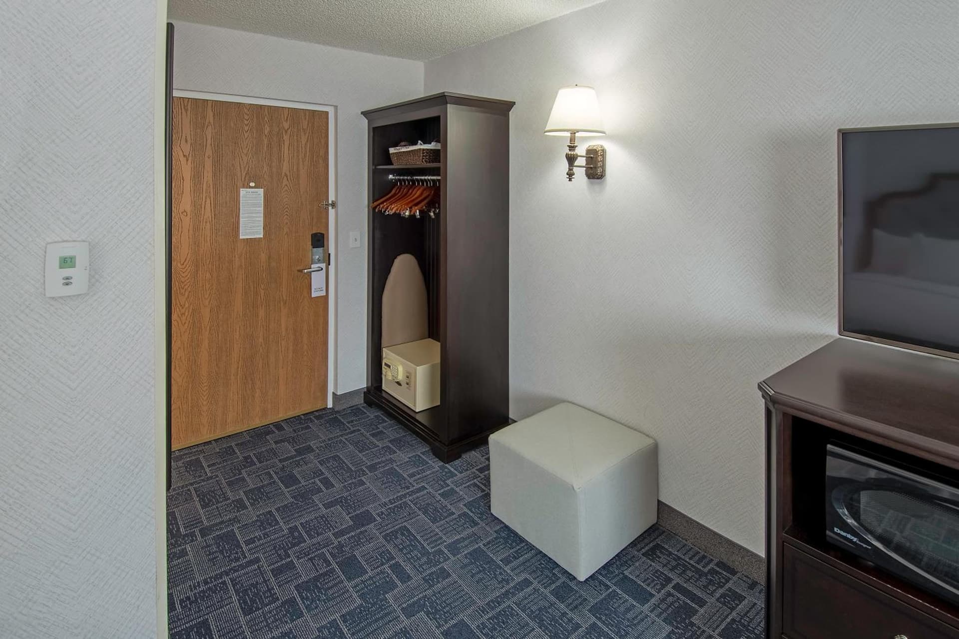 Holland Hotel Free Parking Jersey City interior in Jersey City, NJ — gallery photo 2