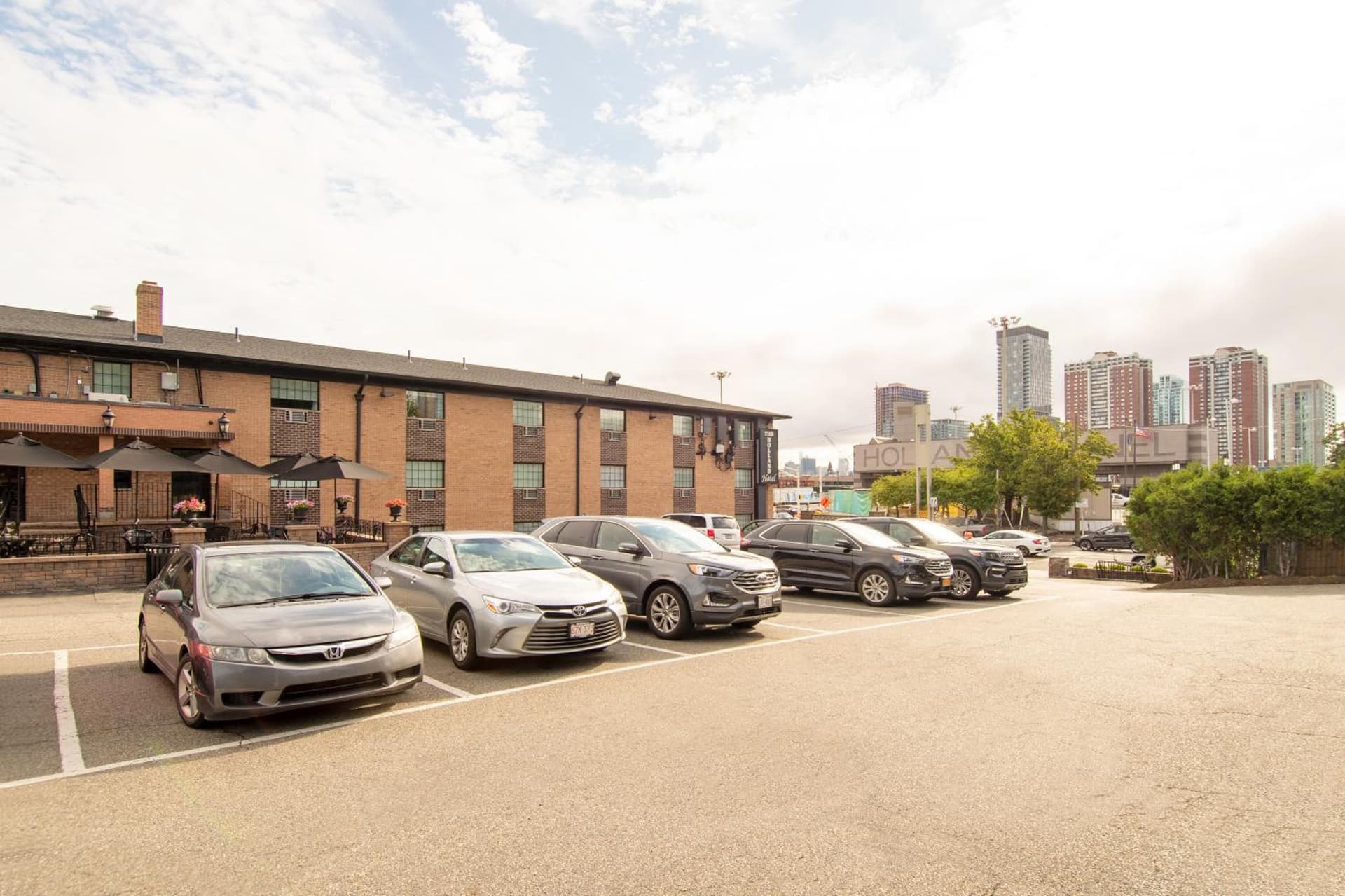 Holland Hotel Free Parking Jersey City gallery photo in Jersey City, NJ — image 42