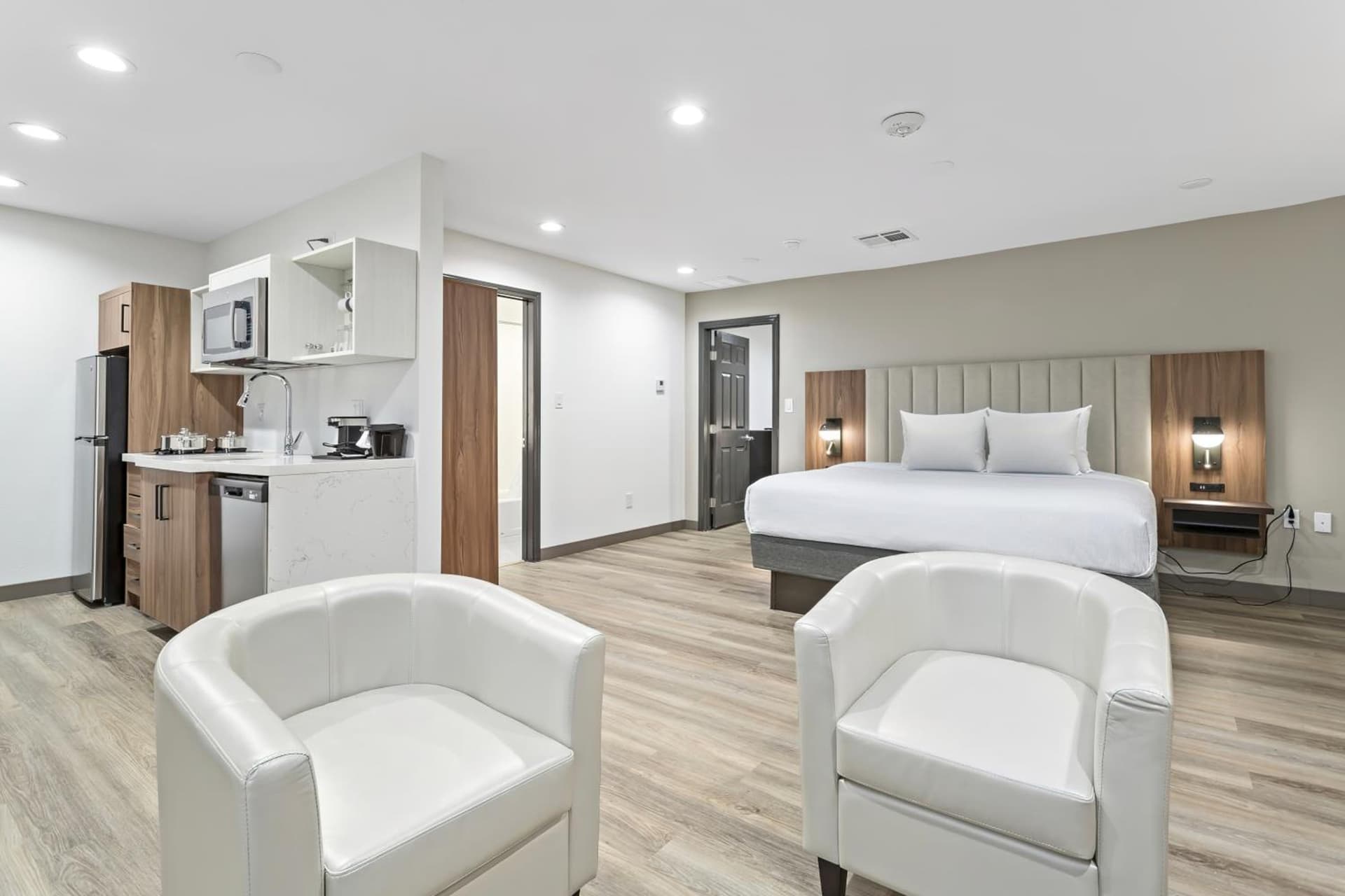 Baymont by Wyndham Beaumont gallery photo in Beaumont, TX — image 71