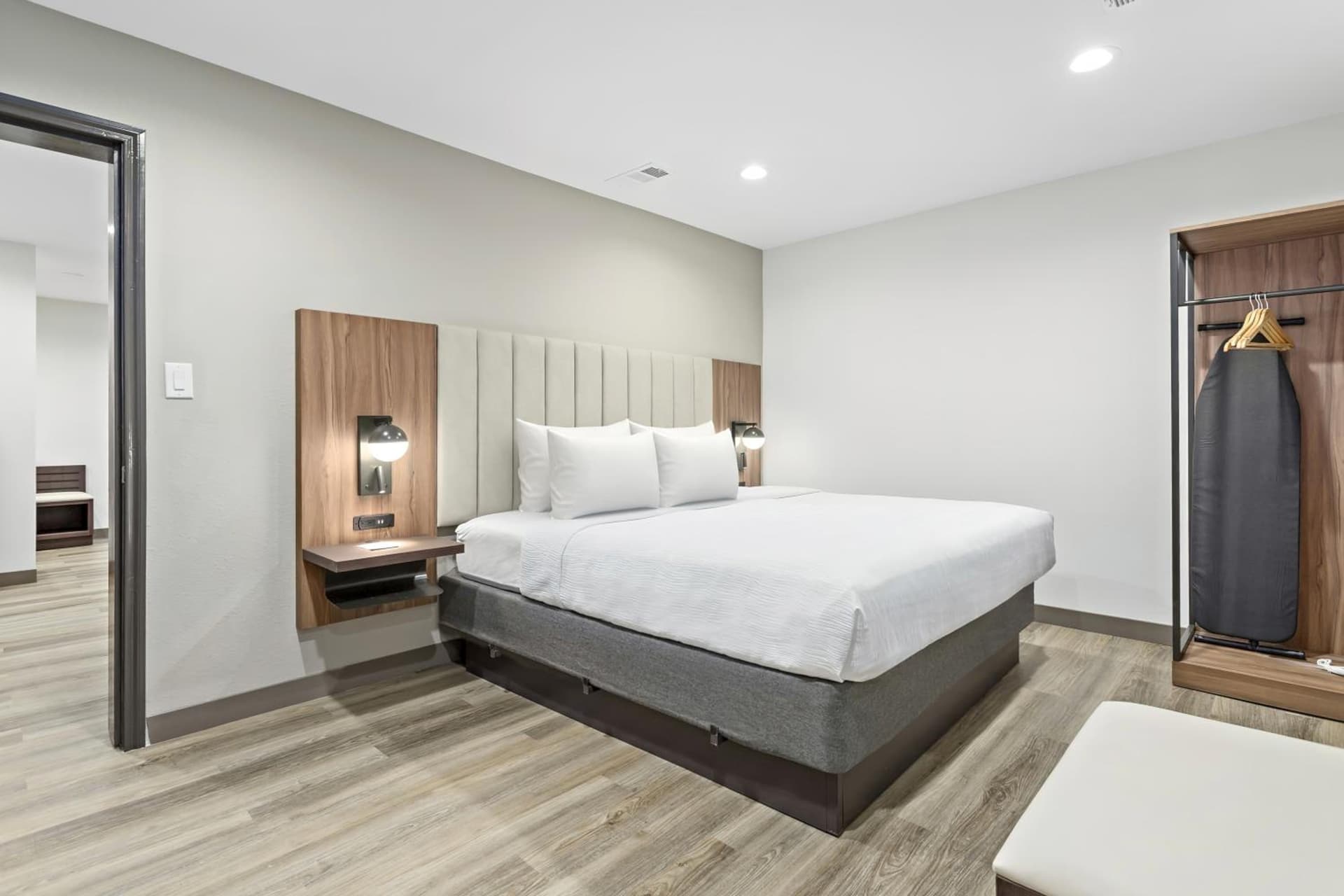 Baymont by Wyndham Beaumont gallery photo in Beaumont, TX — image 32