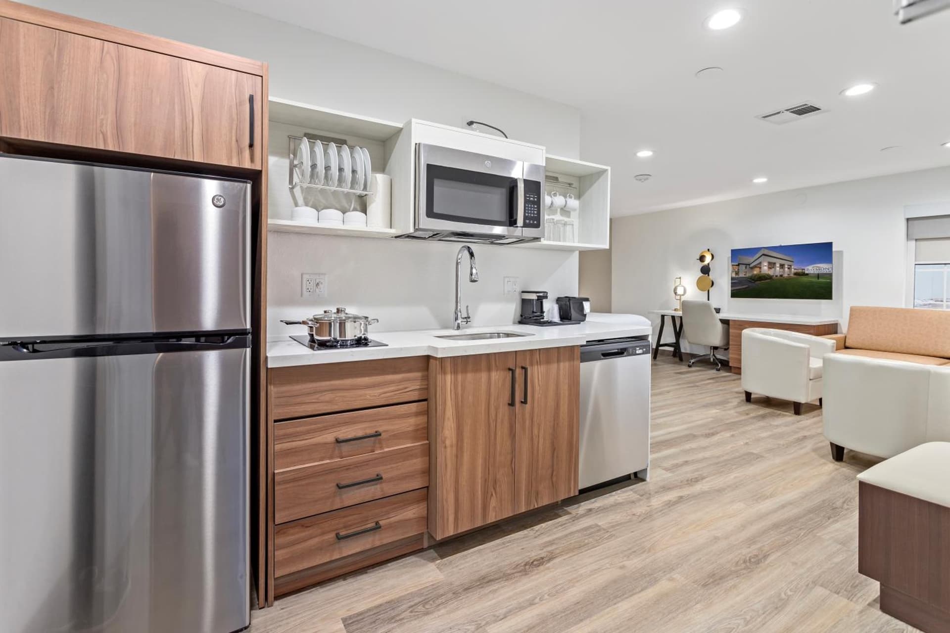 Baymont by Wyndham Beaumont gallery photo in Beaumont, TX — image 7