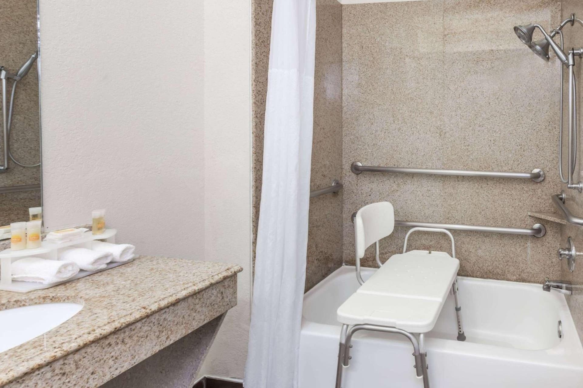Studio 6 Suites Pasadena, TX gallery photo in Pasadena, TX — image 33