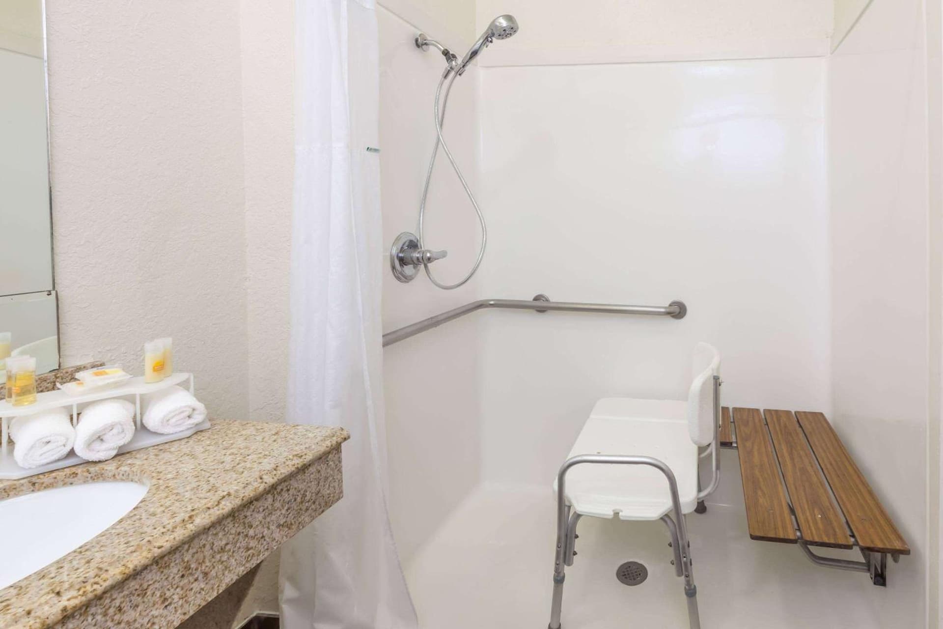 Studio 6 Suites Pasadena, TX gallery photo in Pasadena, TX — image 11