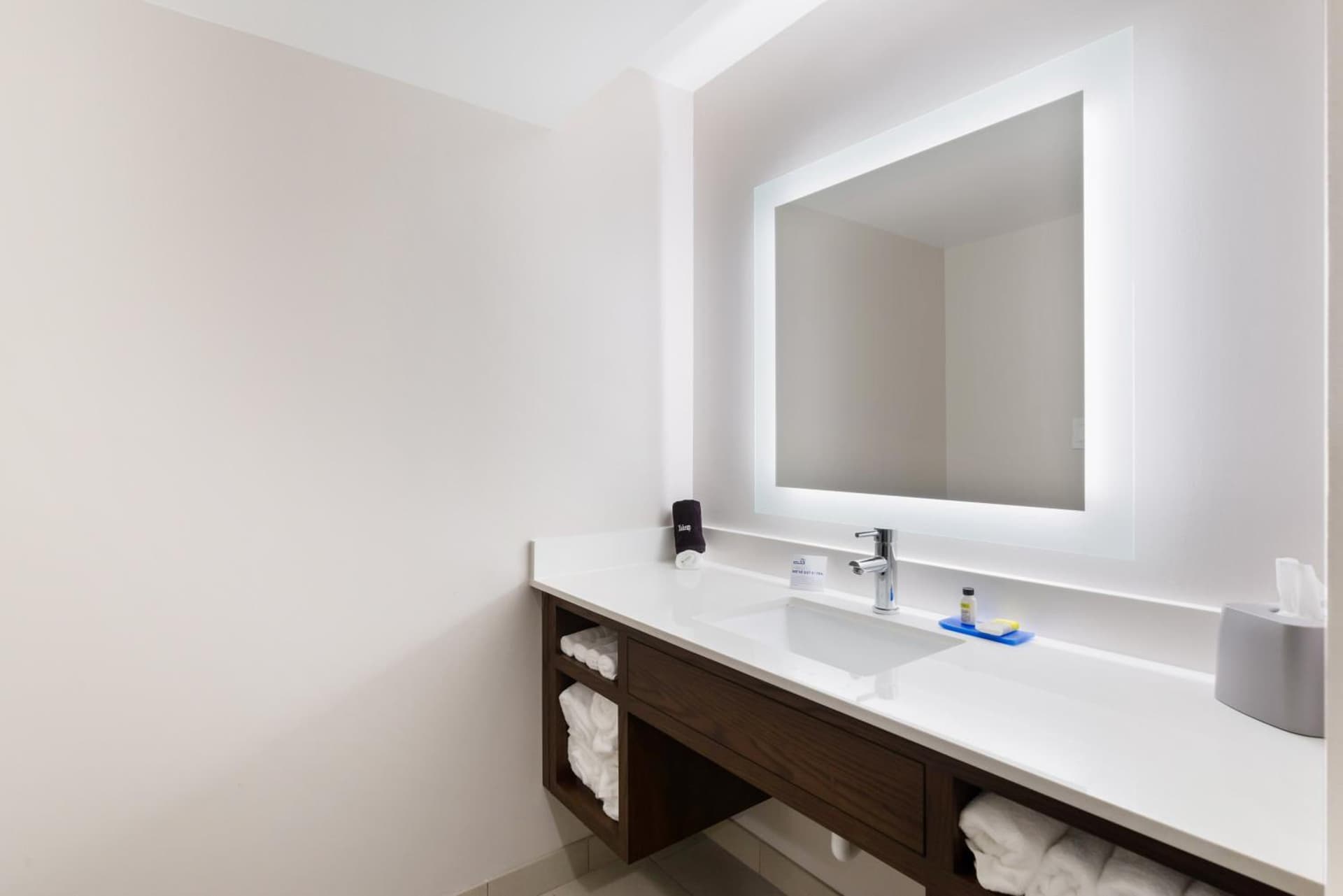 Holiday Inn Express Naperville by IHG gallery photo in Naperville, IL — image 46