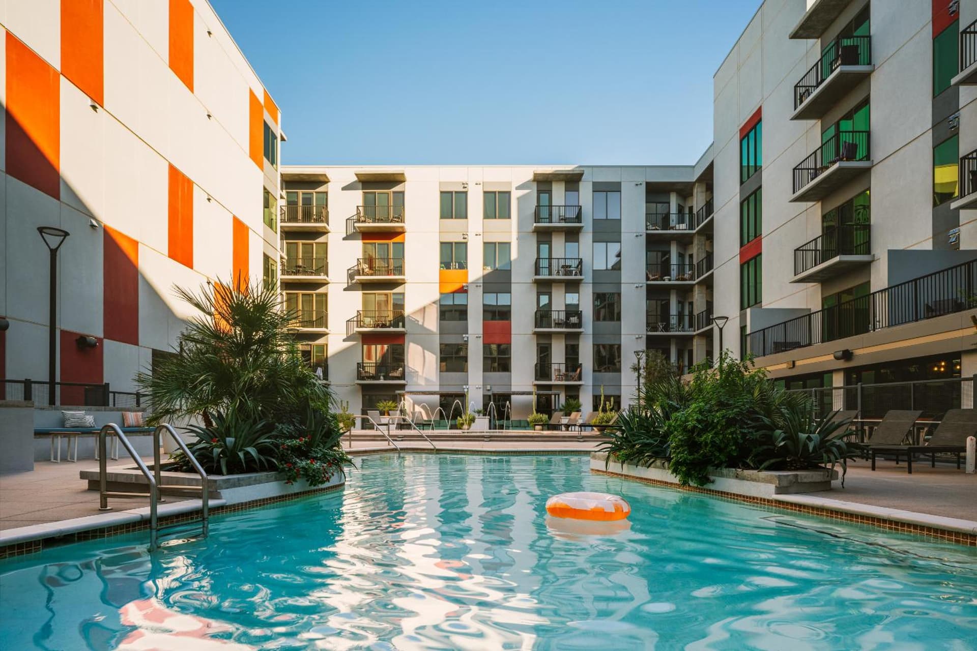 Sonder at Mill Ave property views in Tempe, AZ — gallery photo 3