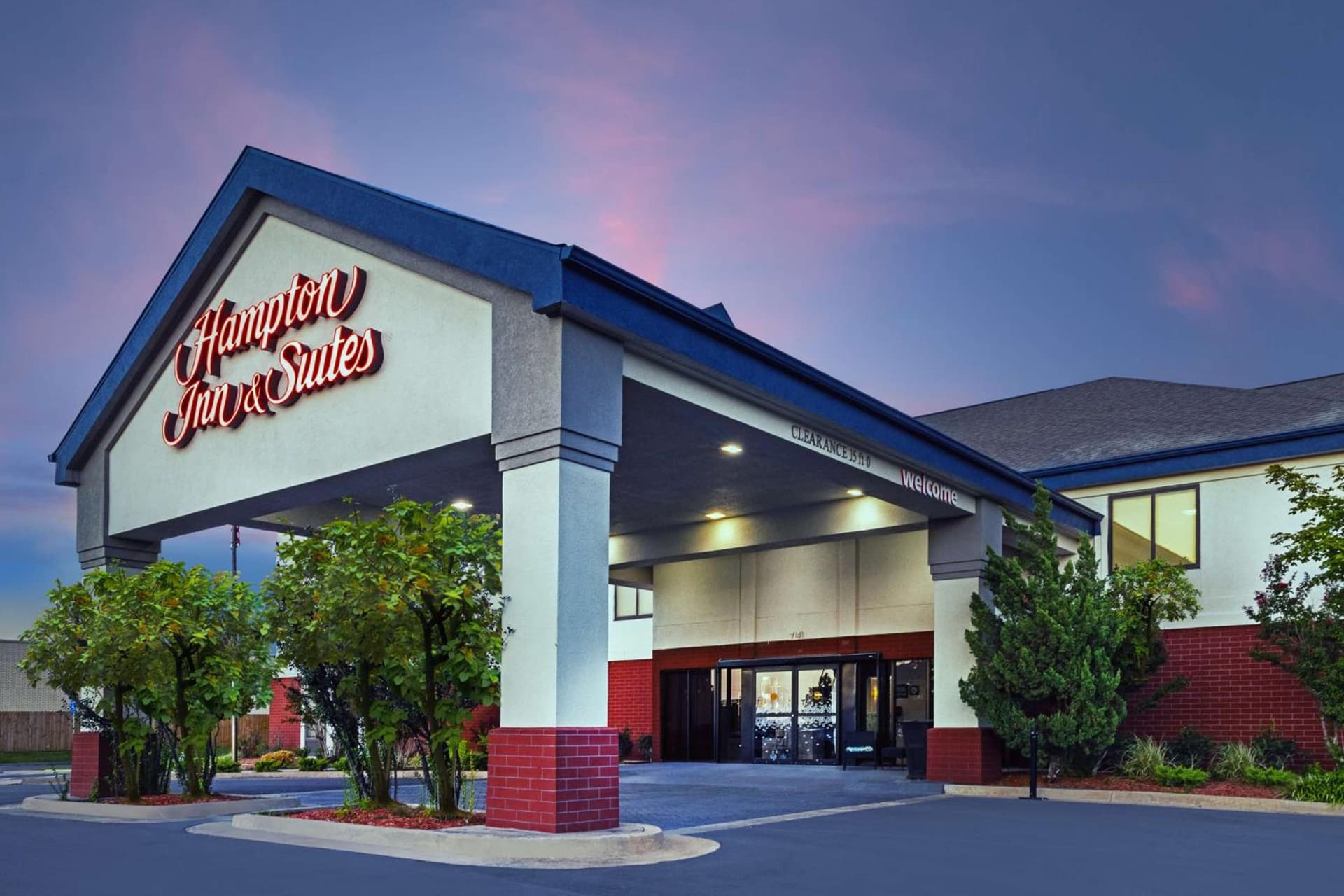 Hampton Inn & Suites Tulsa-Woodland Hills interior in Tulsa, OK — gallery photo 2
