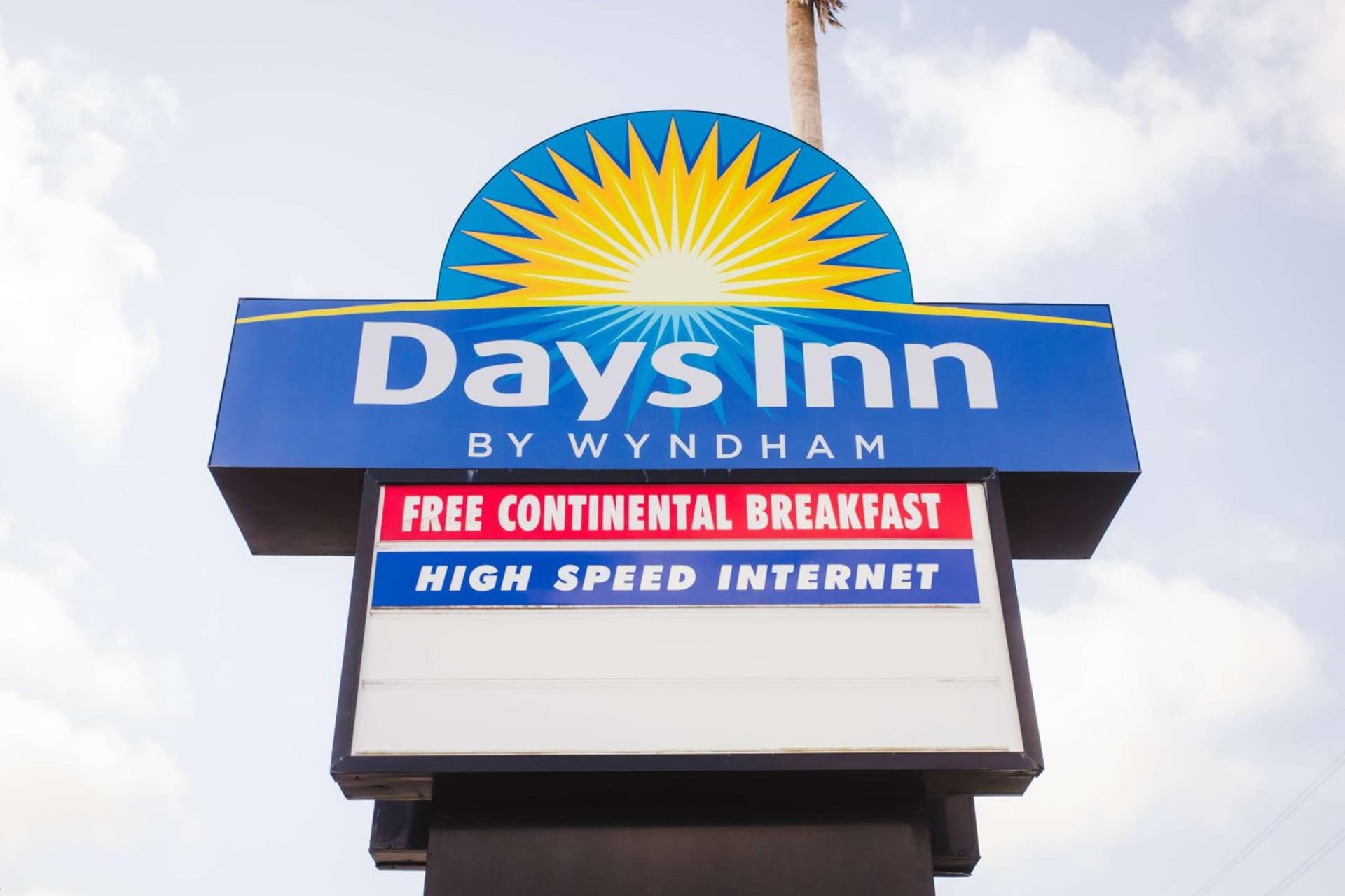 Days Inn by Wyndham Rosenberg gallery photo in Rosenberg, TX — image 23