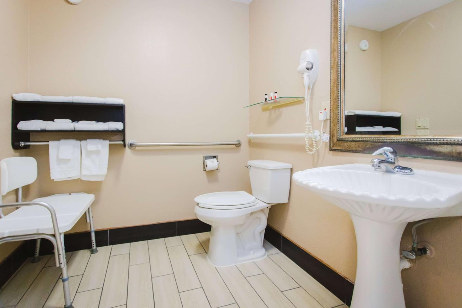Days Inn by Wyndham Rosenberg gallery photo in Rosenberg, TX — image 45