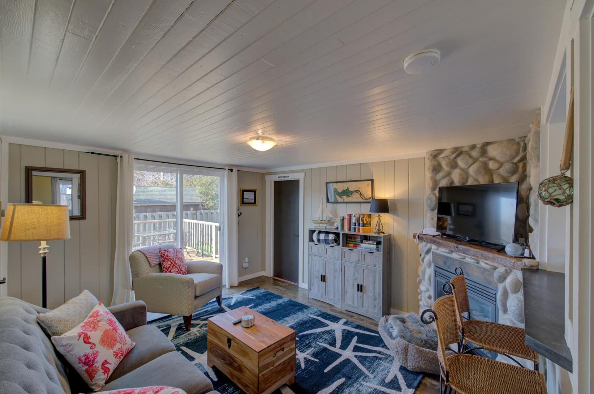 Akari Bungalow #5 property views in Long Beach, WA — gallery photo 3