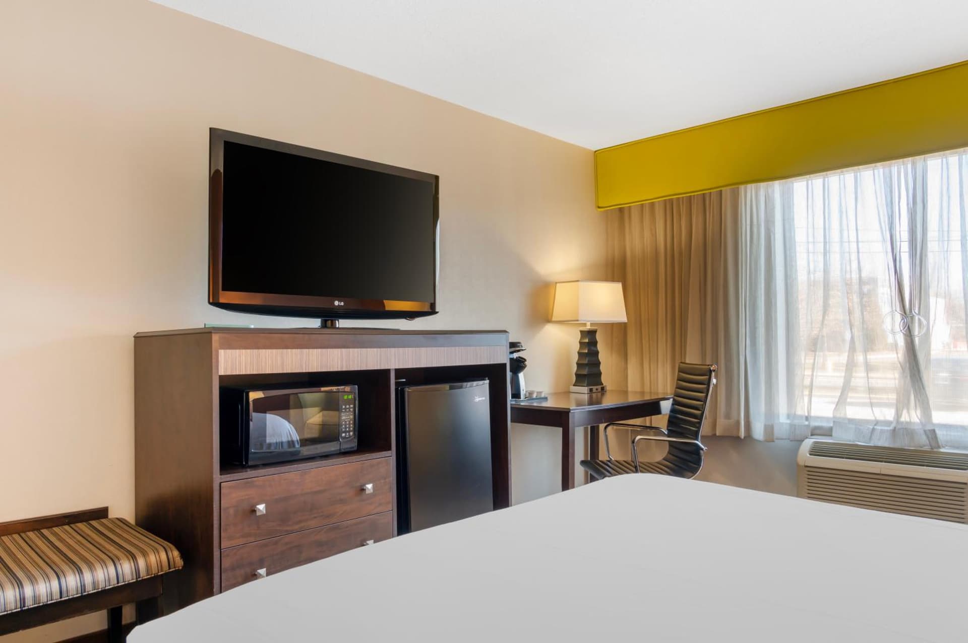 Comfort Inn & Suites Danbury-Bethel gallery photo in Danbury, CT — image 18