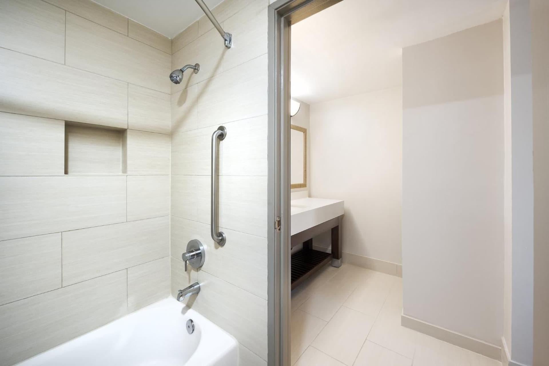Holiday Inn Express Simi Valley by IHG gallery photo in Simi Valley, CA — image 33