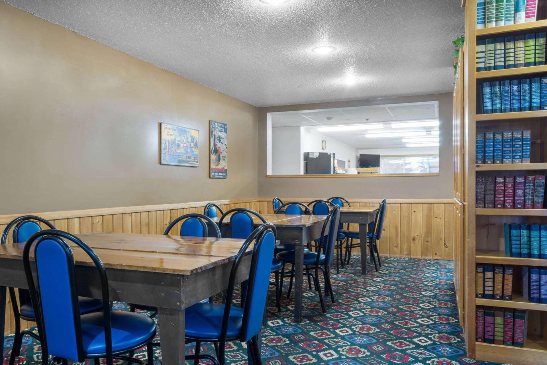 Super 8 by Wyndham Park Rapids interior in Park Rapids, MN — gallery photo 2