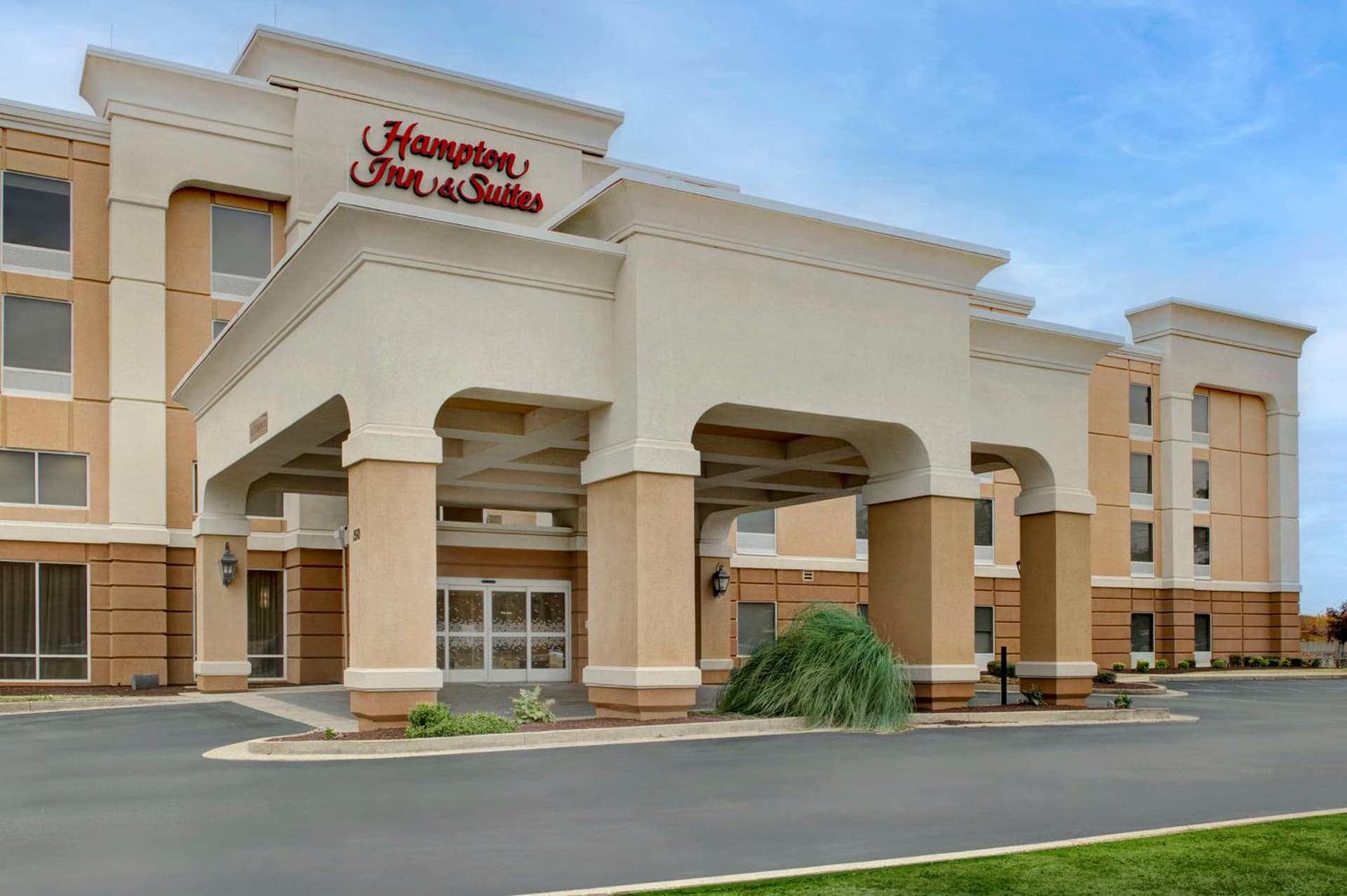 Hampton Inn & Suites Jackson interior in Jackson, TN — gallery photo 2