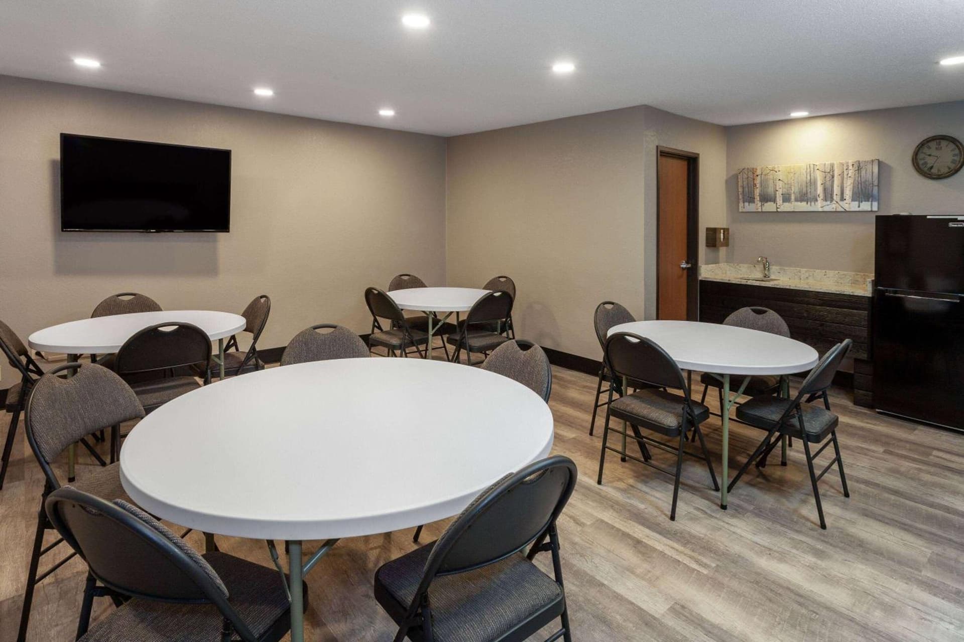 AmericInn by Wyndham New Richmond gallery photo in New Richmond, WI — image 65