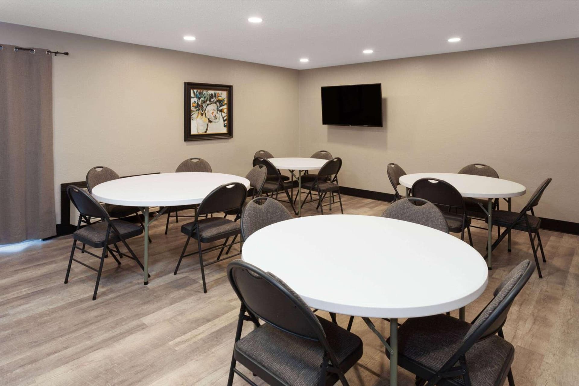 AmericInn by Wyndham New Richmond gallery photo in New Richmond, WI — image 37