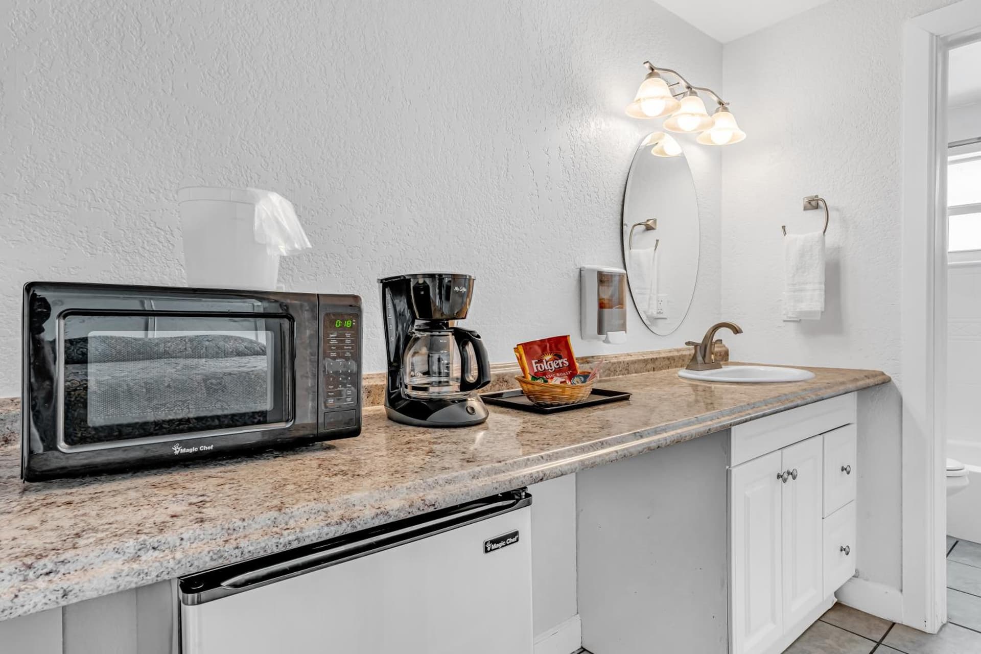 Blackfin Resort and Marina interior in Marathon, FL — gallery photo 2