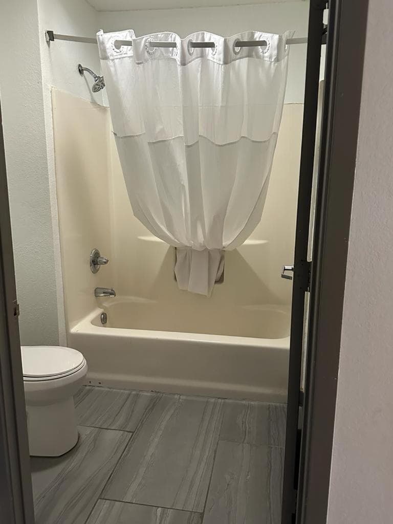 Quality Inn & Suites Decatur Priceville I-65 property views in Decatur, AL — gallery photo 3