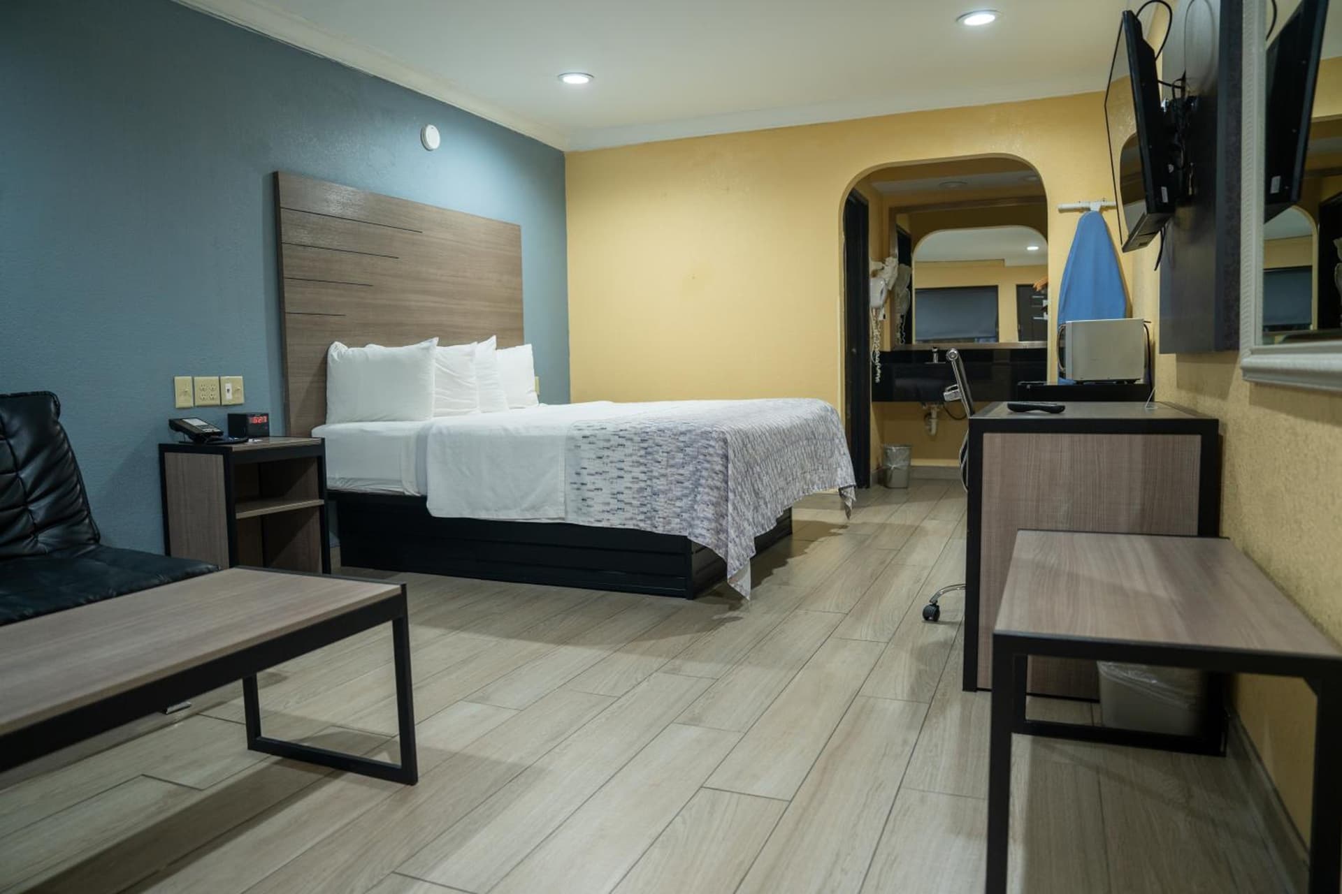 Americas Best Value Inn Fort Myers gallery photo in Fort Myers, FL — image 15