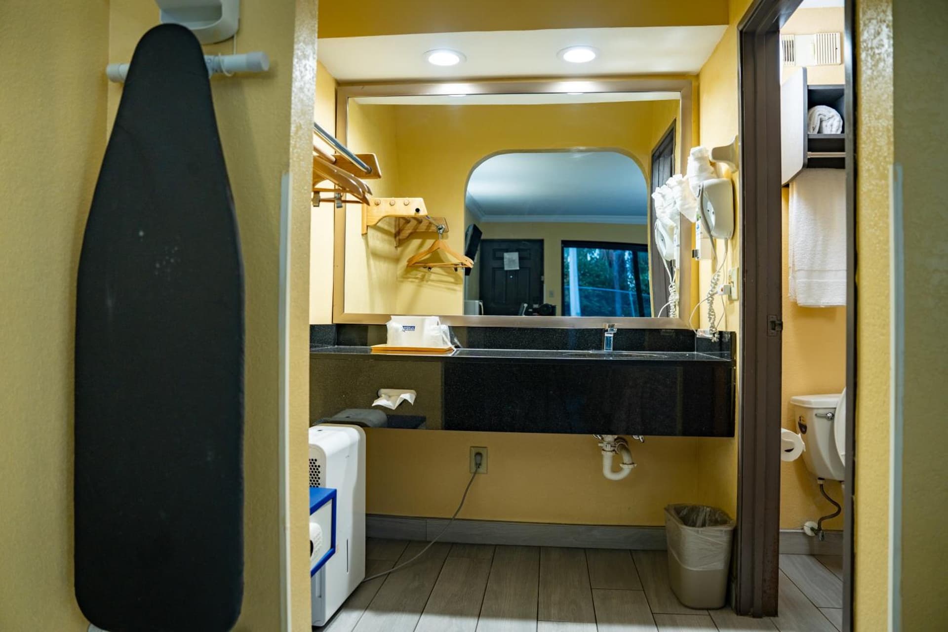 Americas Best Value Inn Fort Myers gallery photo in Fort Myers, FL — image 26
