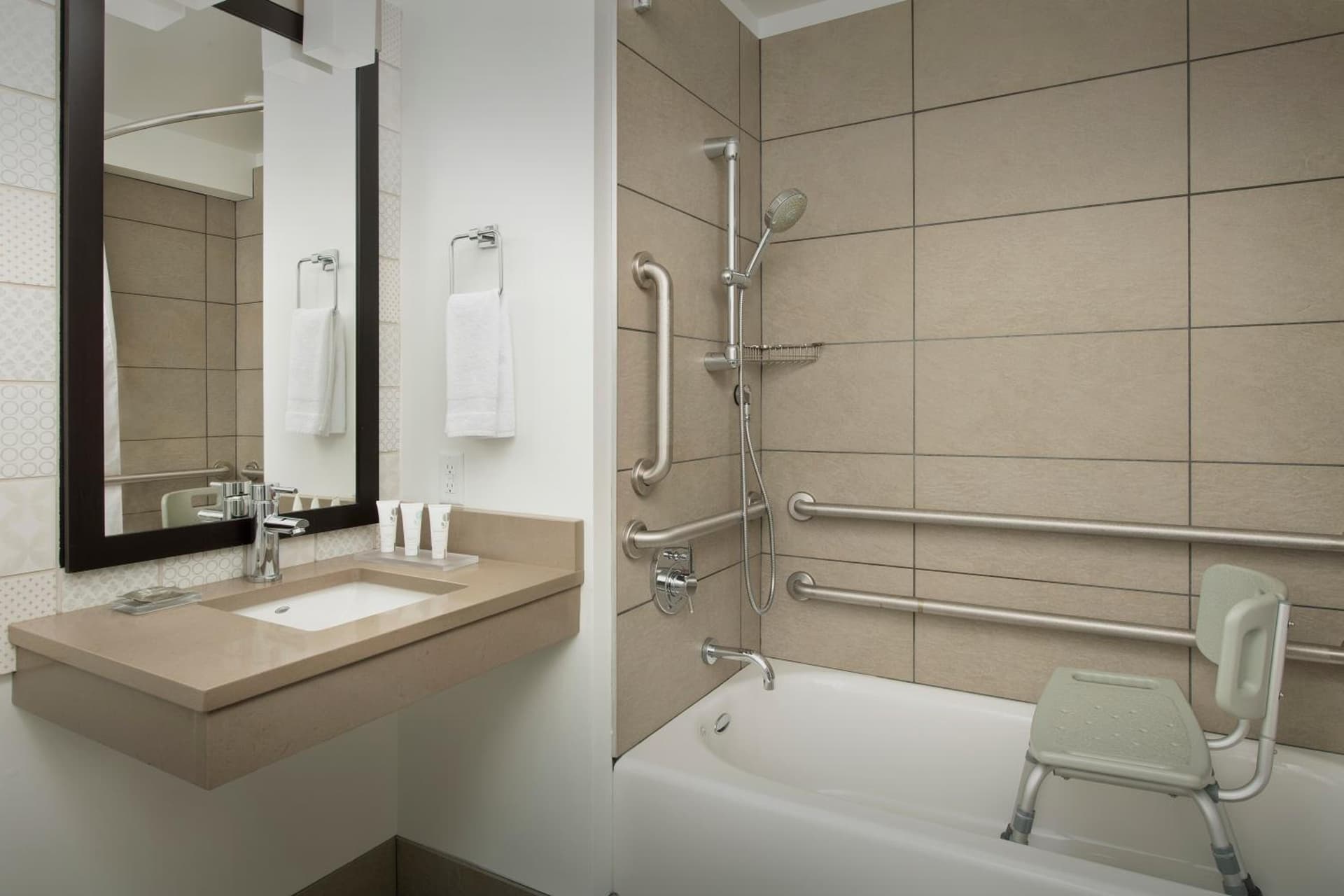 Country Inn & Suites by Radisson, Seattle-Tacoma International Airport, WA gallery photo in SeaTac, WA — image 27