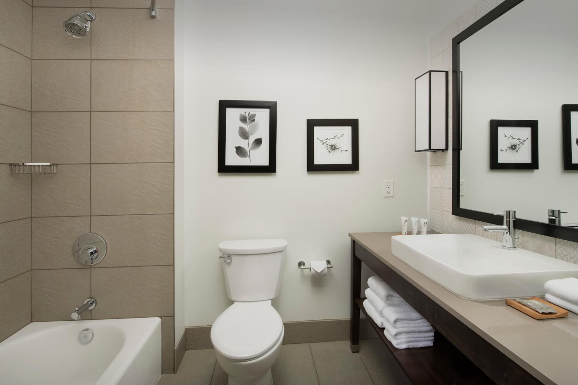 Country Inn & Suites by Radisson, Seattle-Tacoma International Airport, WA gallery photo in SeaTac, WA — image 17