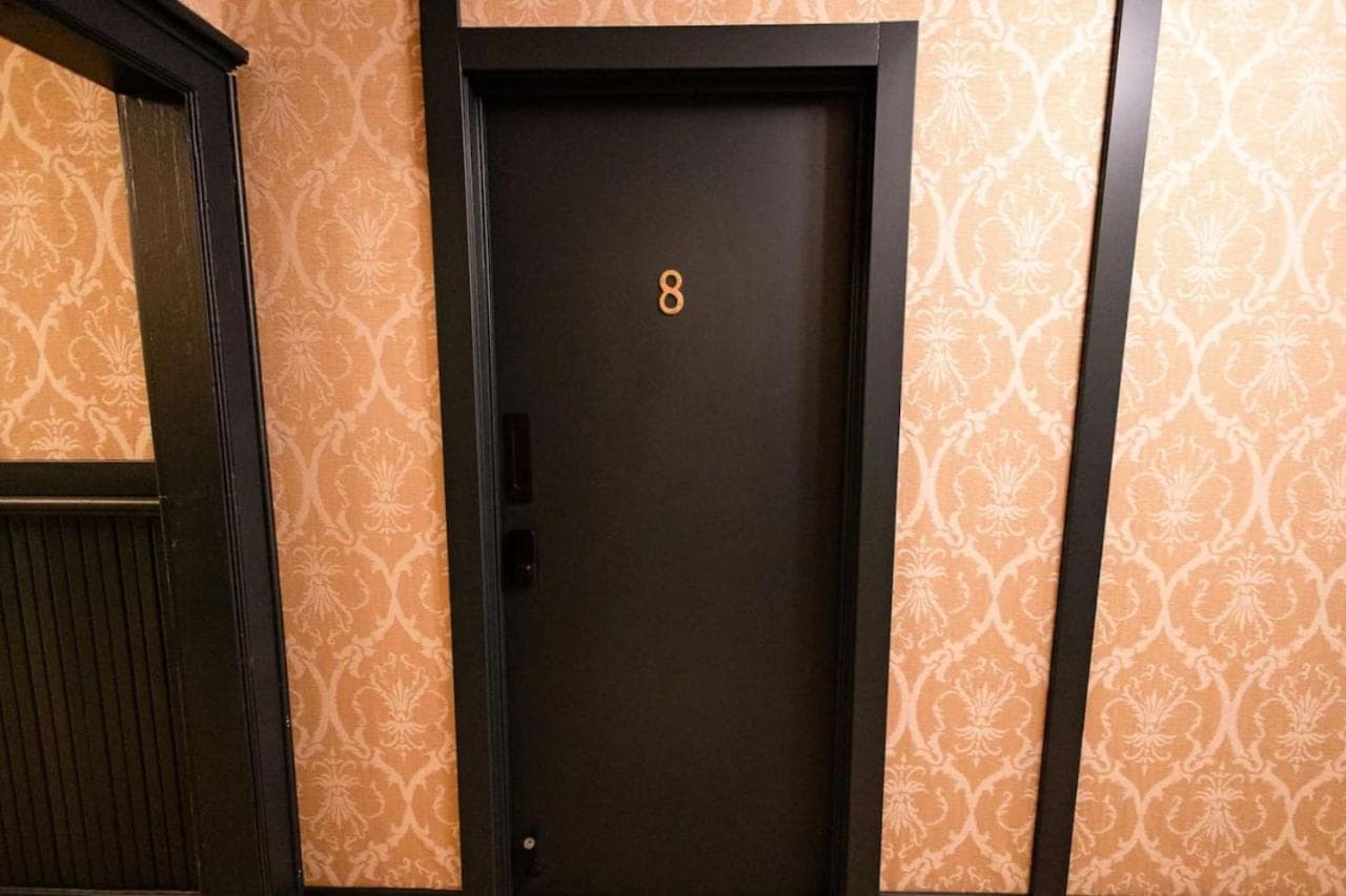 Speakeasy King Suite (Rm 8) property views in Nevada City, CA — gallery photo 3