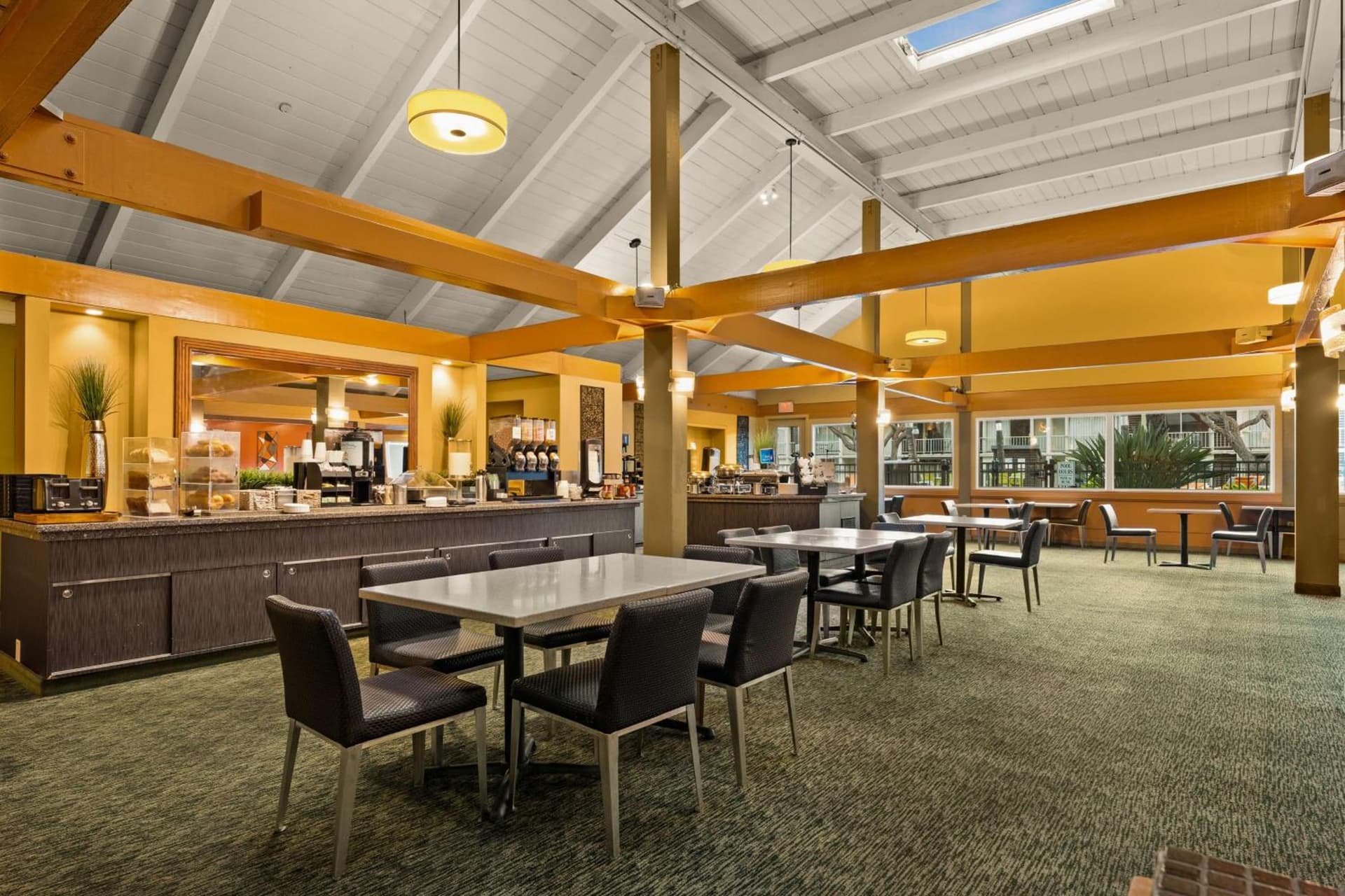 Best Western The Plaza Hotel Honolulu Airport - Free Breakfast gallery photo in Honolulu, HI — image 35