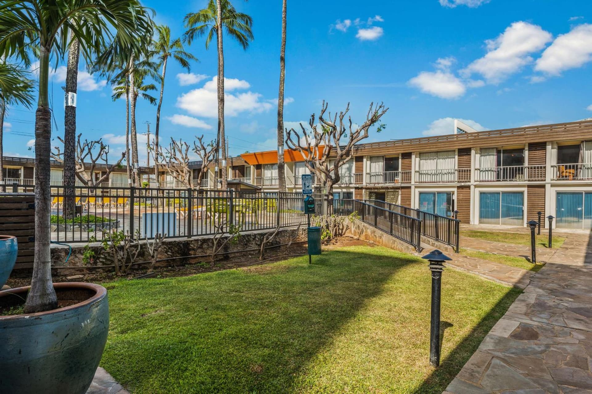 Best Western The Plaza Hotel Honolulu Airport - Free Breakfast gallery photo in Honolulu, HI — image 61