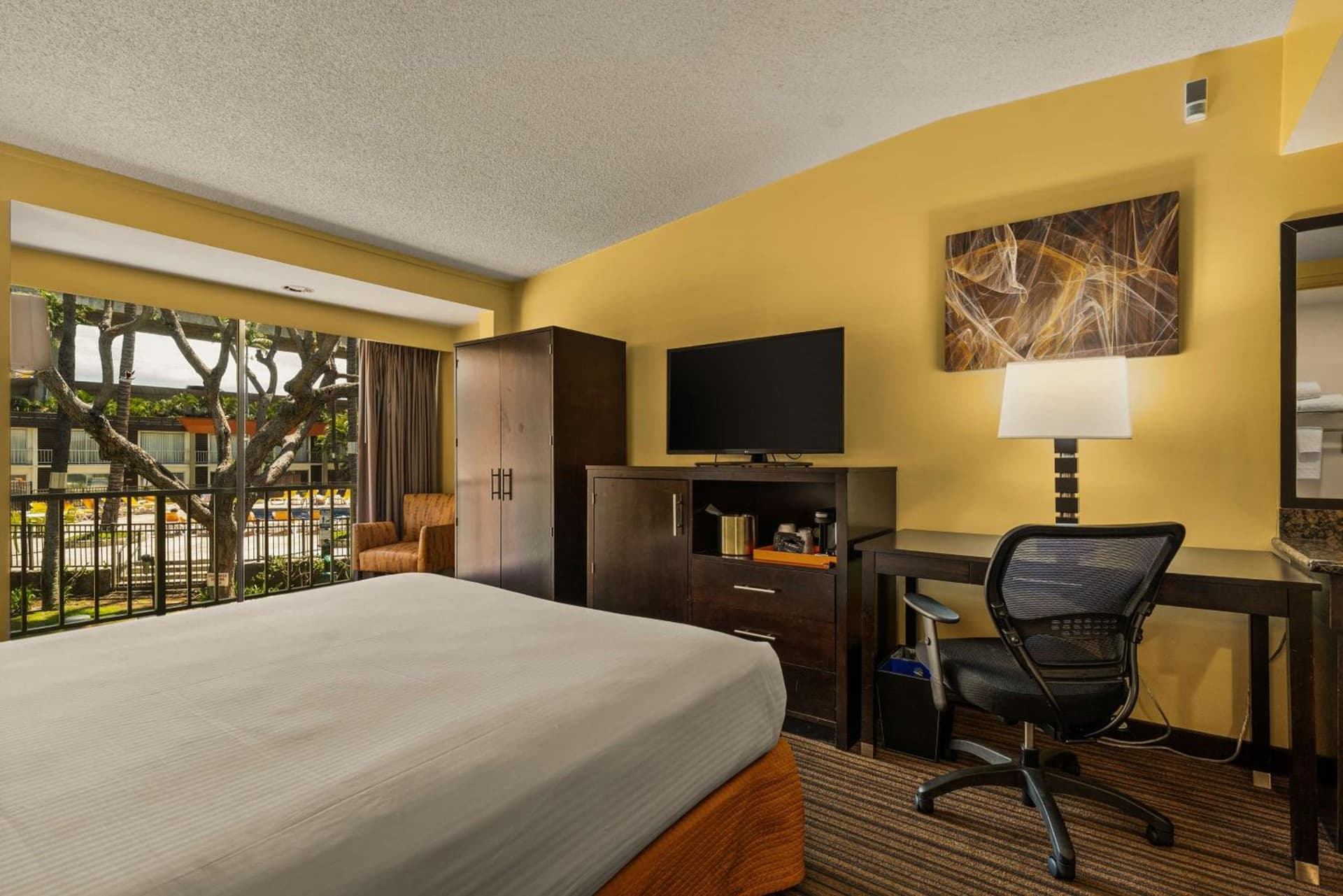 Best Western The Plaza Hotel Honolulu Airport - Free Breakfast gallery photo in Honolulu, HI — image 7