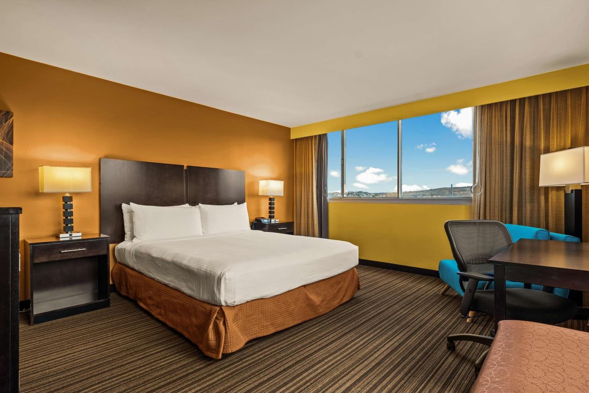 Best Western The Plaza Hotel Honolulu Airport - Free Breakfast gallery photo in Honolulu, HI — image 56