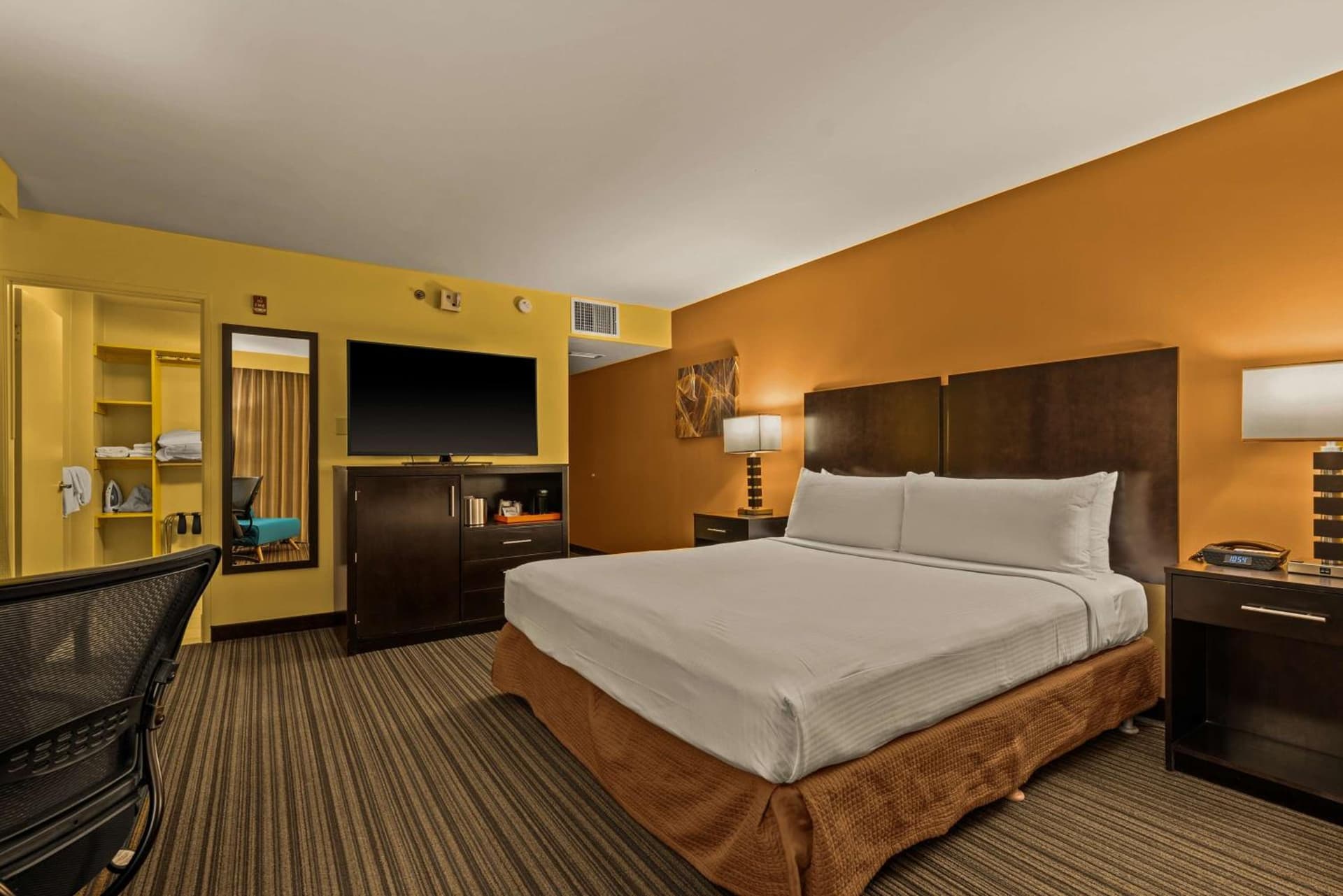 Best Western The Plaza Hotel Honolulu Airport - Free Breakfast gallery photo in Honolulu, HI — image 40