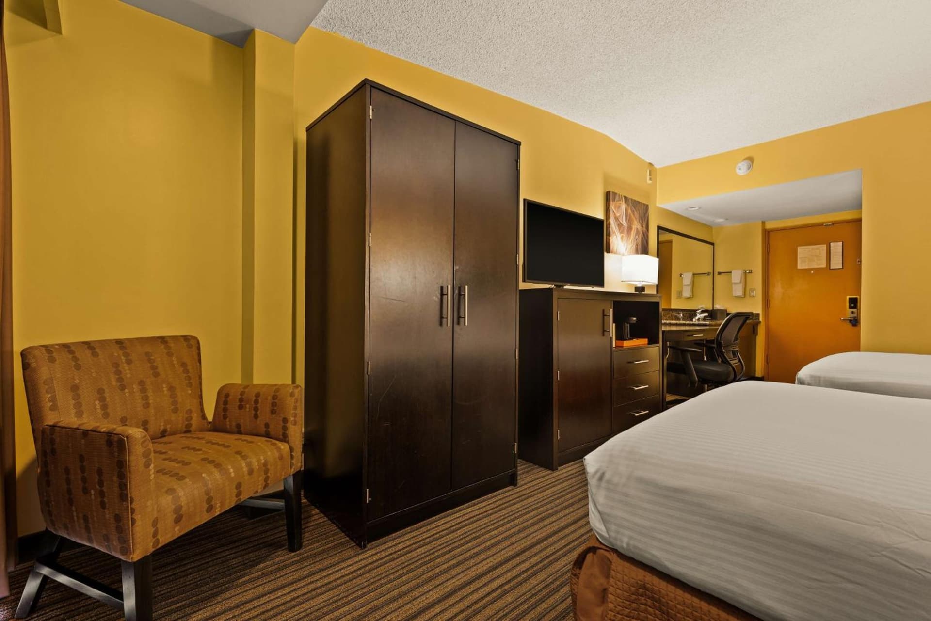 Best Western The Plaza Hotel Honolulu Airport - Free Breakfast gallery photo in Honolulu, HI — image 51