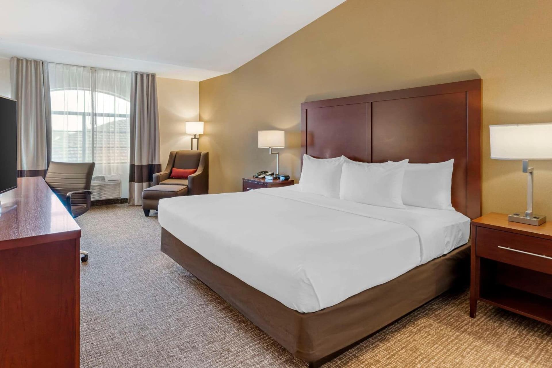 Comfort Inn Marina on the Monterey Bay interior in Marina, CA — gallery photo 2