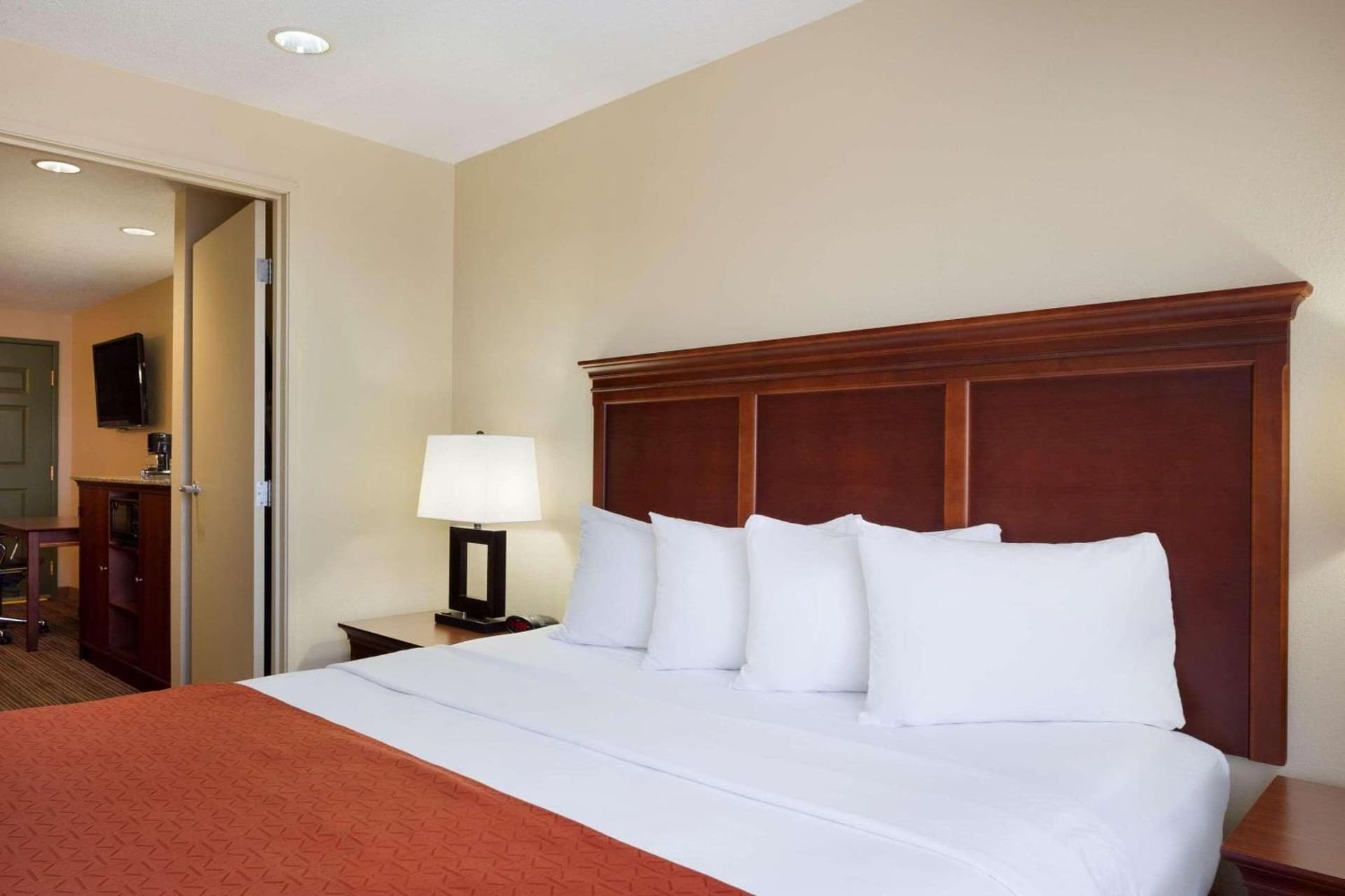 Country Inn & Suites by Radisson, Macedonia, OH gallery photo in Macedonia, OH — image 6