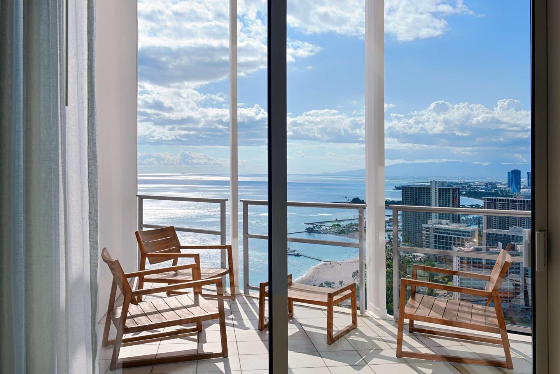 Ka Laʻi Waikiki Beach, LXR Hotels & Resorts gallery photo in Honolulu, HI — image 27