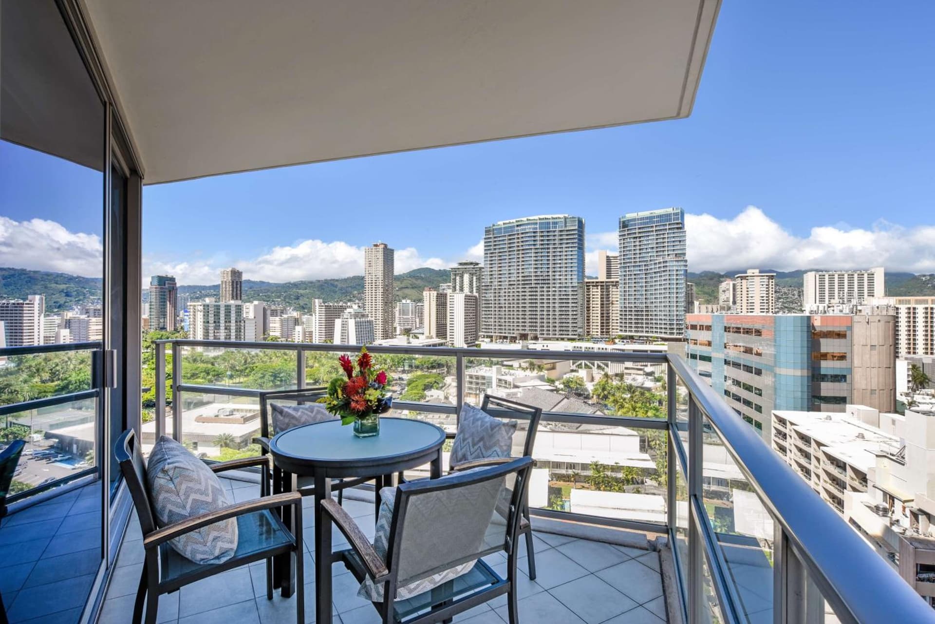 Ka Laʻi Waikiki Beach, LXR Hotels & Resorts gallery photo in Honolulu, HI — image 113