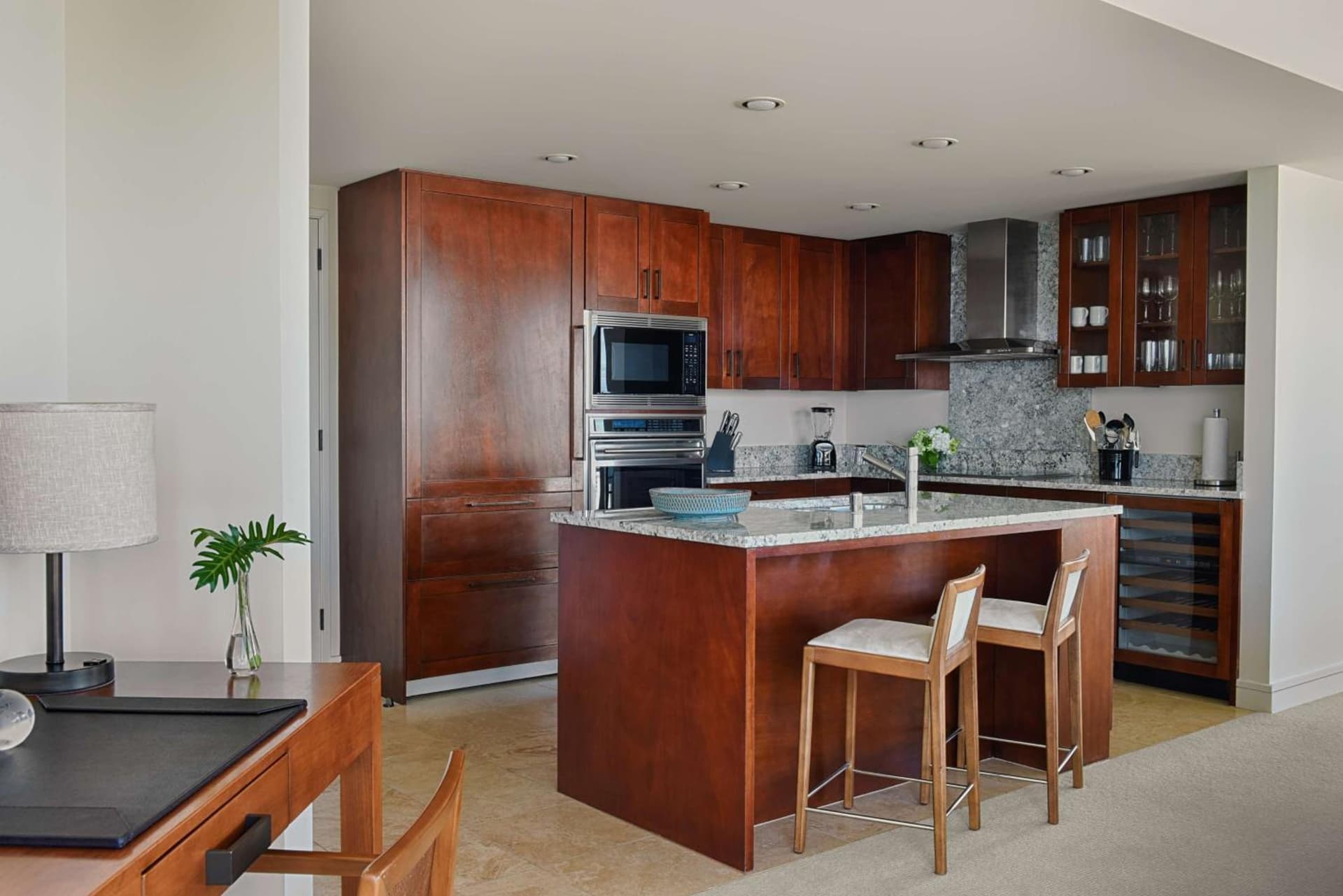 Ka Laʻi Waikiki Beach, LXR Hotels & Resorts gallery photo in Honolulu, HI — image 98