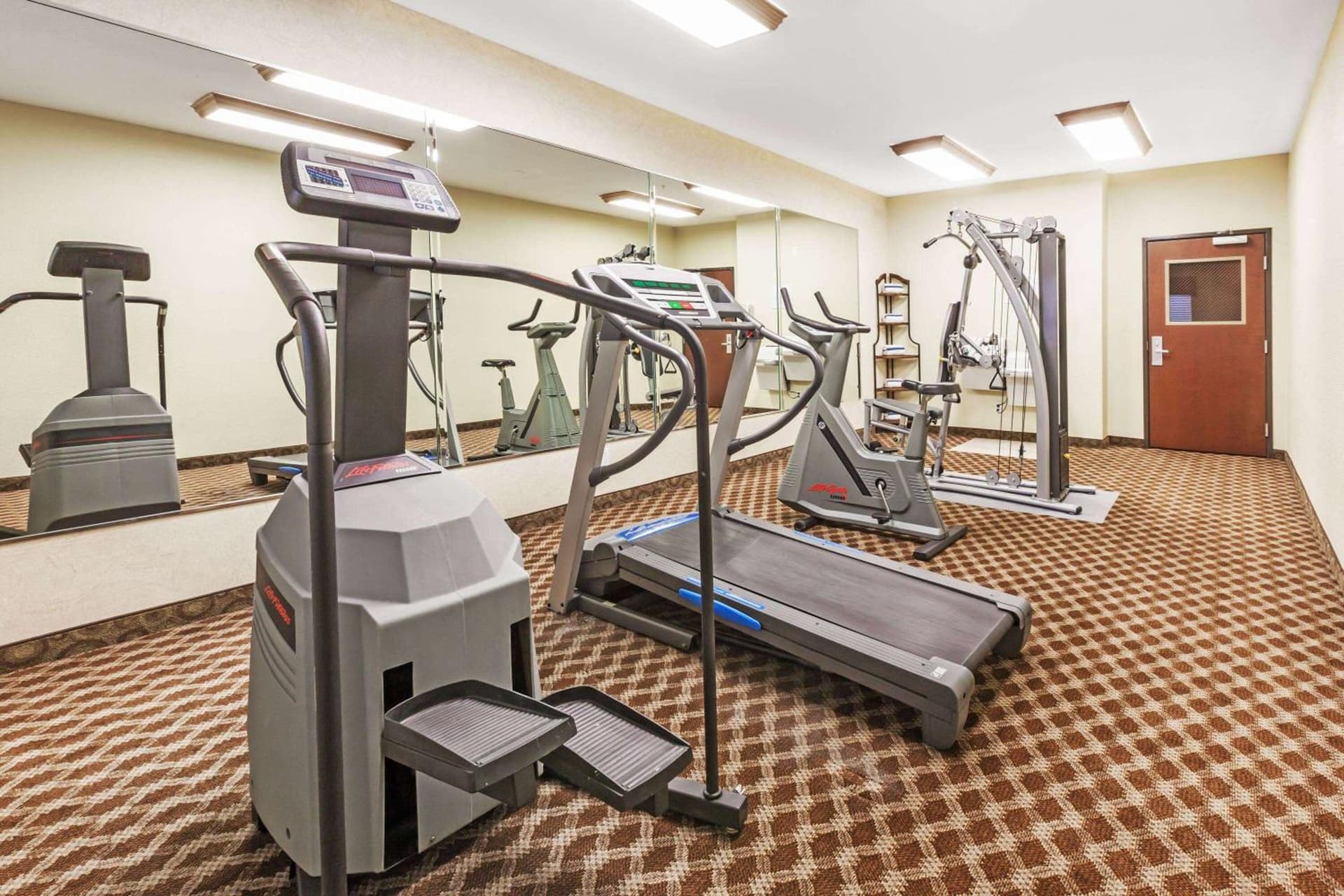 Grander Inn & Suites by IHG gallery photo in Tyler, TX — image 16