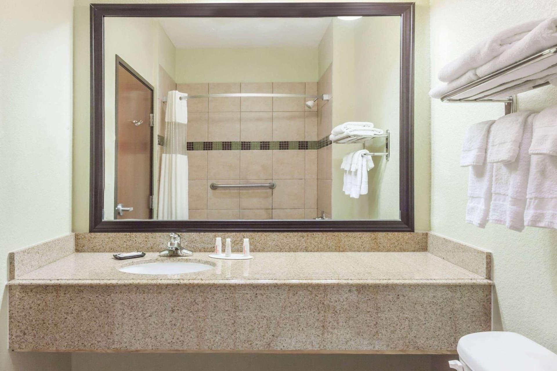 Grander Inn & Suites by IHG gallery photo in Tyler, TX — image 23