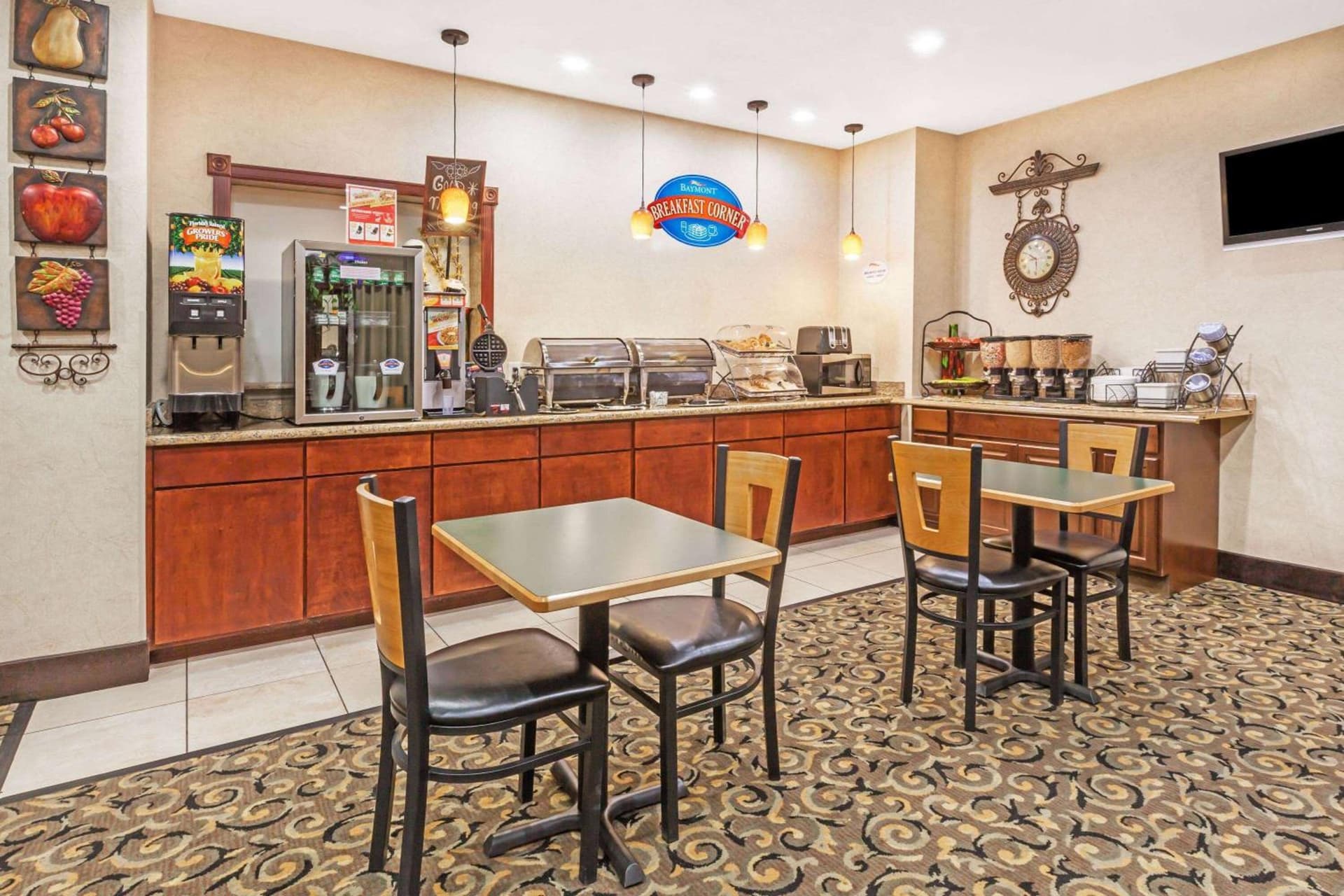 Grander Inn & Suites by IHG interior in Tyler, TX — gallery photo 2