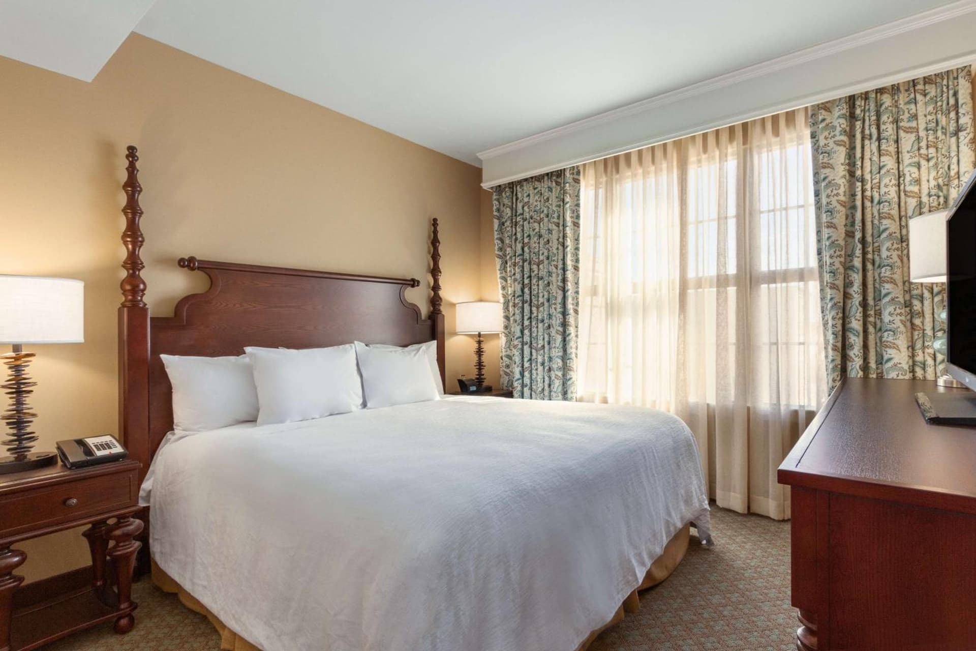 Embassy Suites Savannah Historic District gallery photo in Savannah, GA — image 8