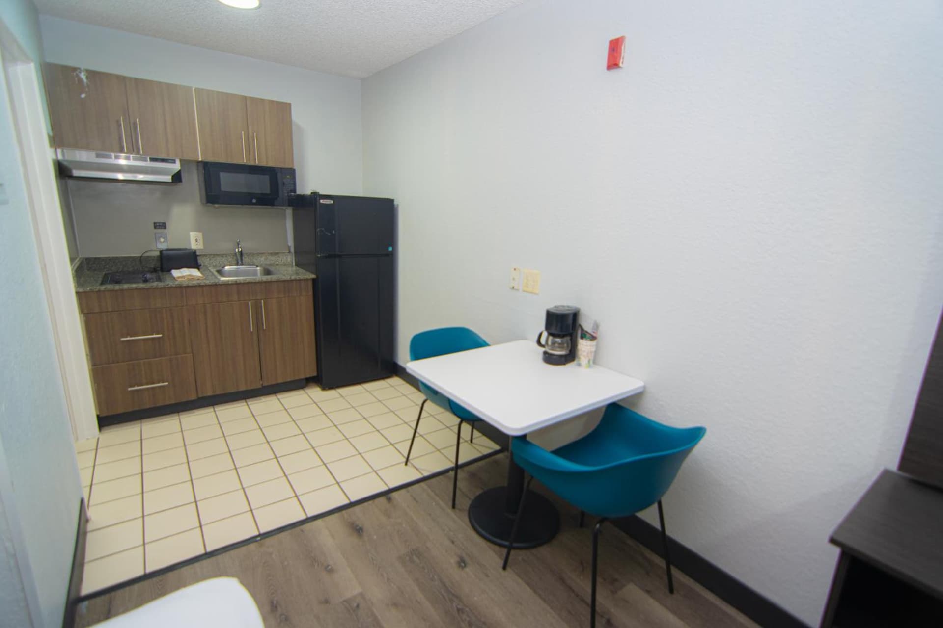 Studio 6 Extended Stay - West Palm Beach, FL gallery photo in West Palm Beach, FL — image 33