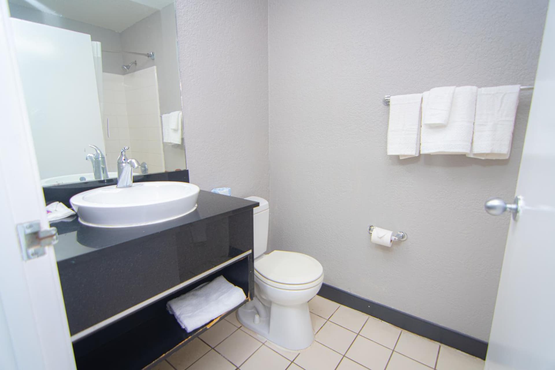 Studio 6 Extended Stay - West Palm Beach, FL gallery photo in West Palm Beach, FL — image 11