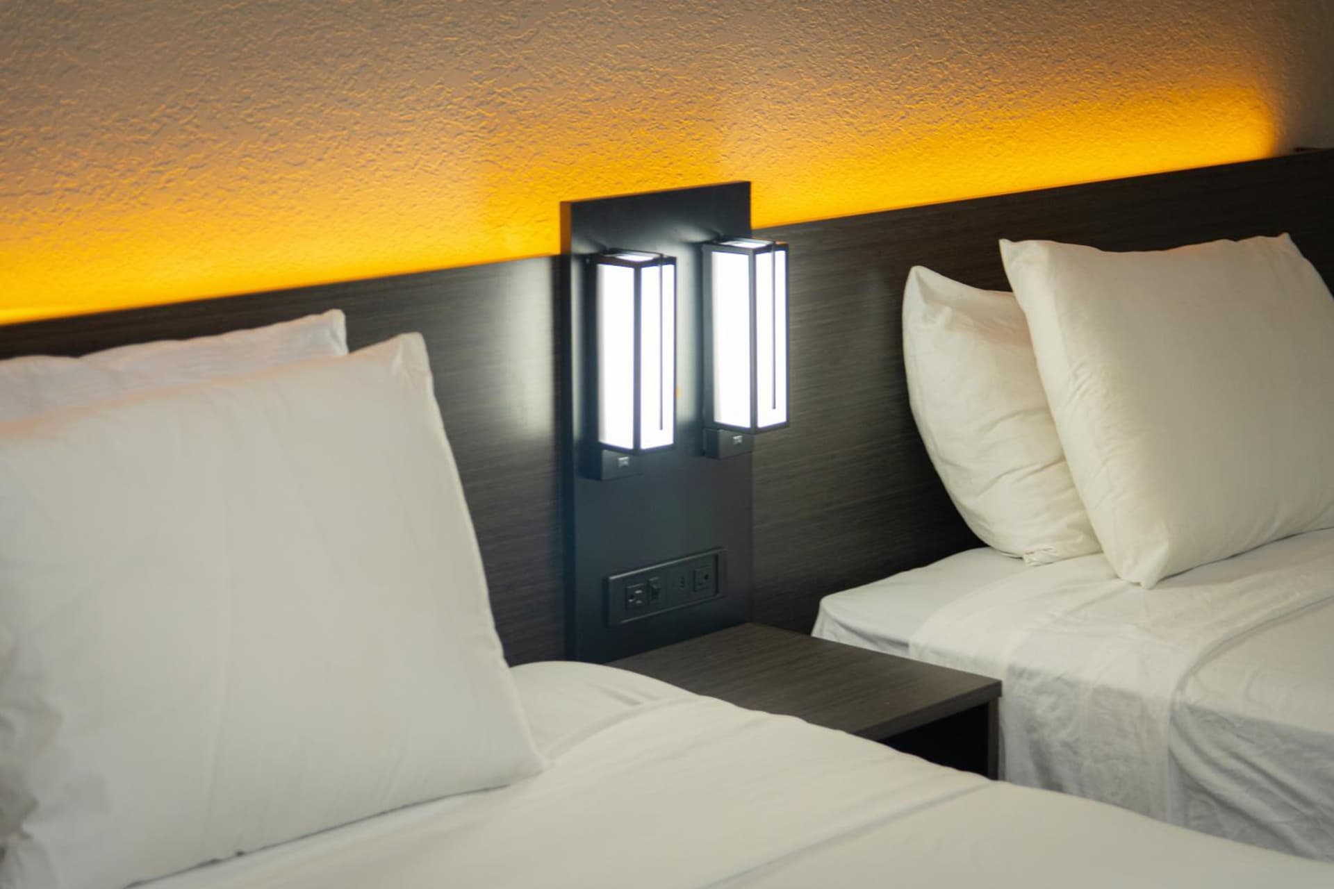 Studio 6 Extended Stay - West Palm Beach, FL gallery photo in West Palm Beach, FL — image 15