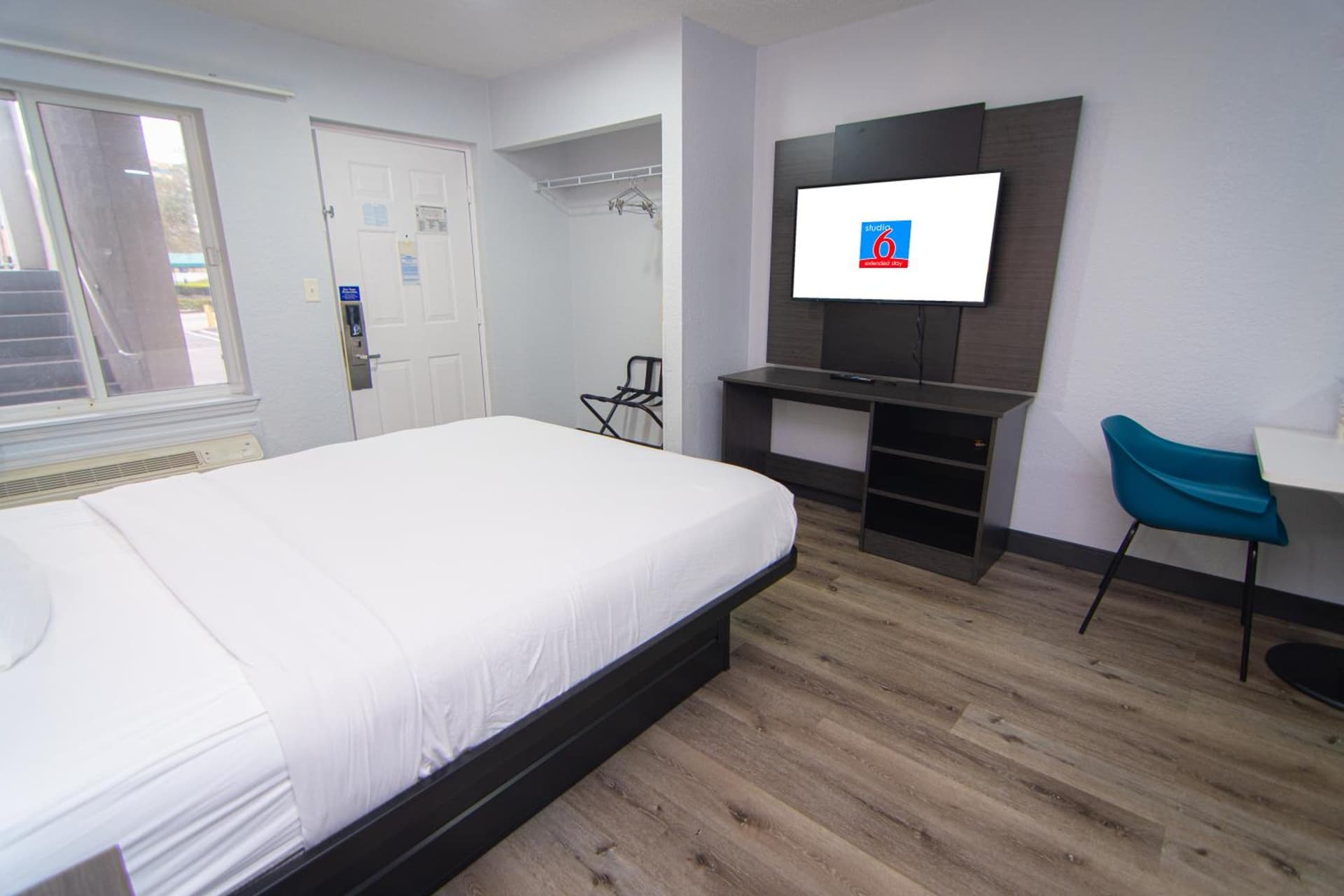 Studio 6 Extended Stay - West Palm Beach, FL gallery photo in West Palm Beach, FL — image 25